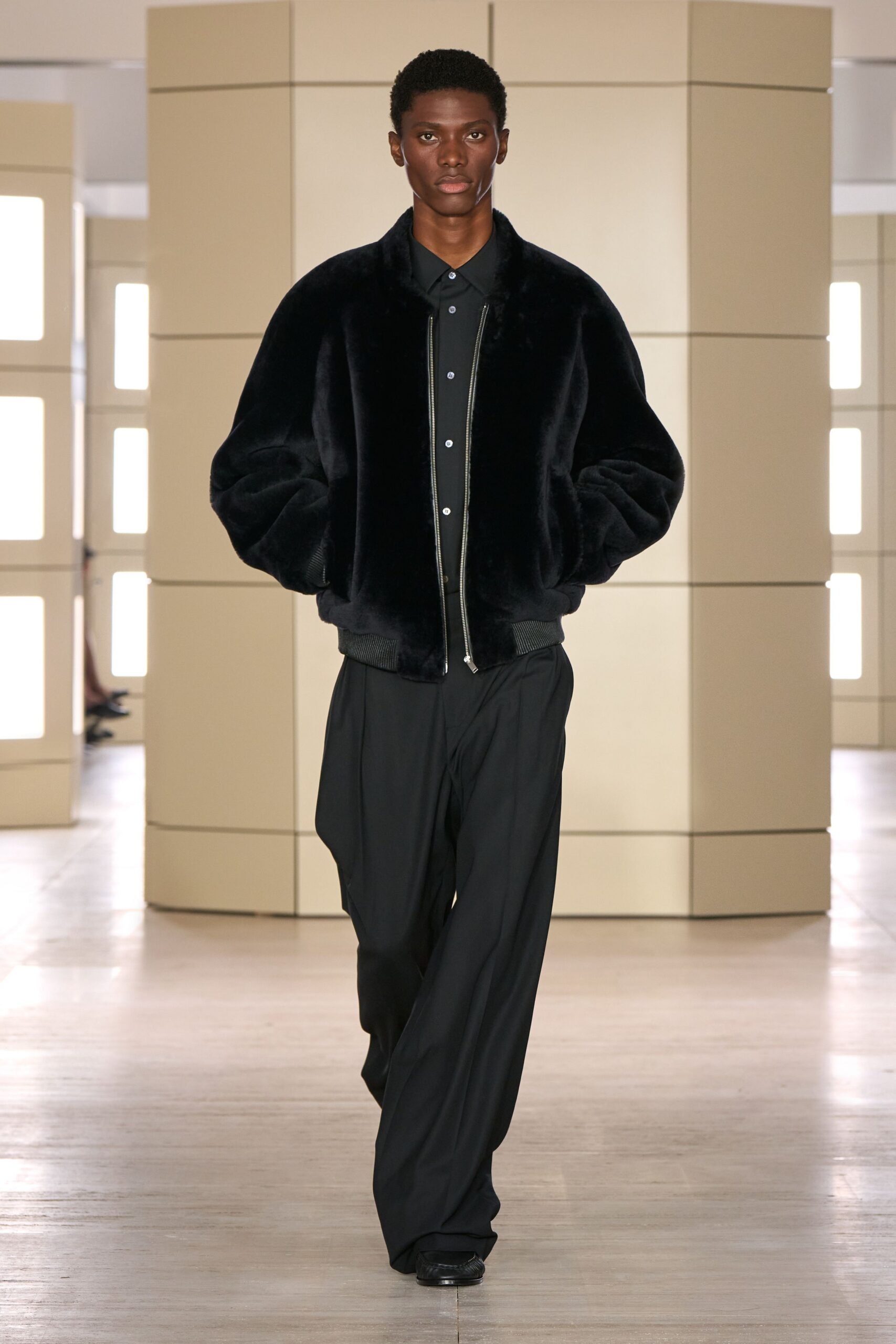 black unknown relaxed wide-leg flowing pants