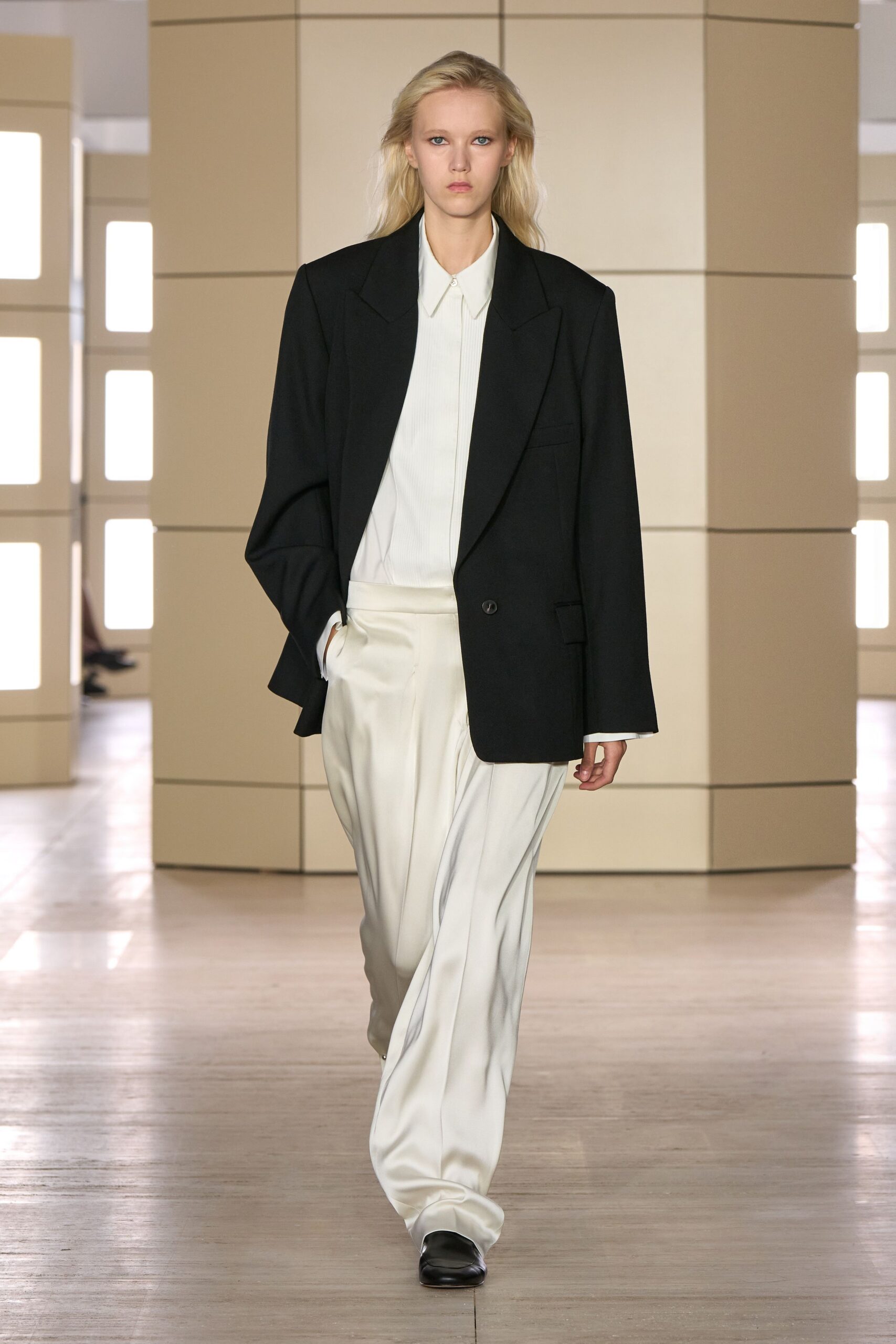 white unknown collared long-sleeve ribbed shirt