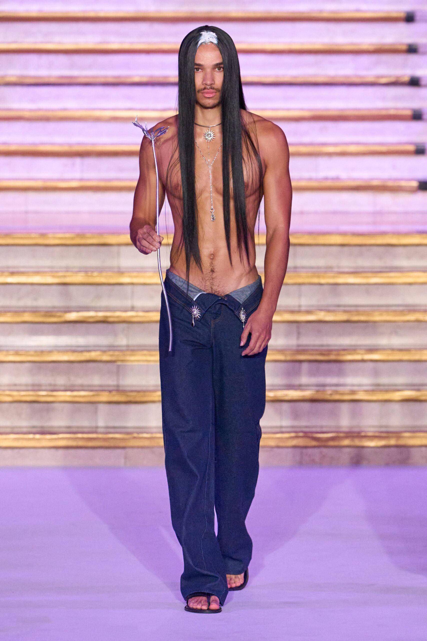 low-slung wide-leg denim pants