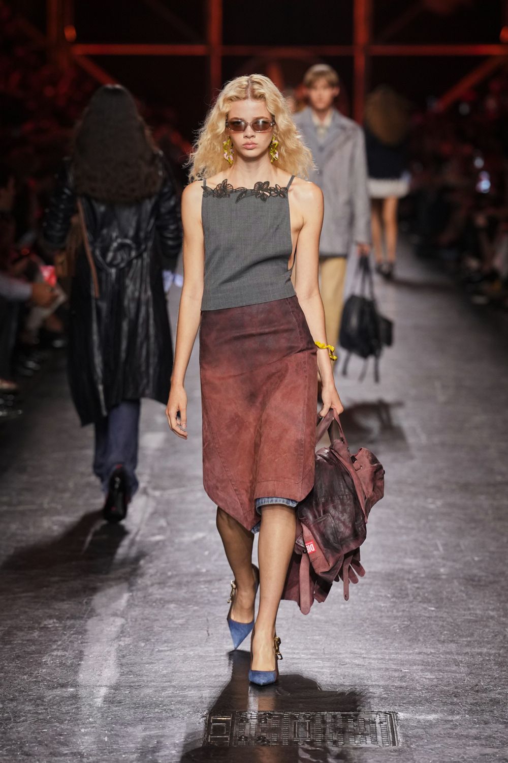 floral appliqué square-neck cropped top