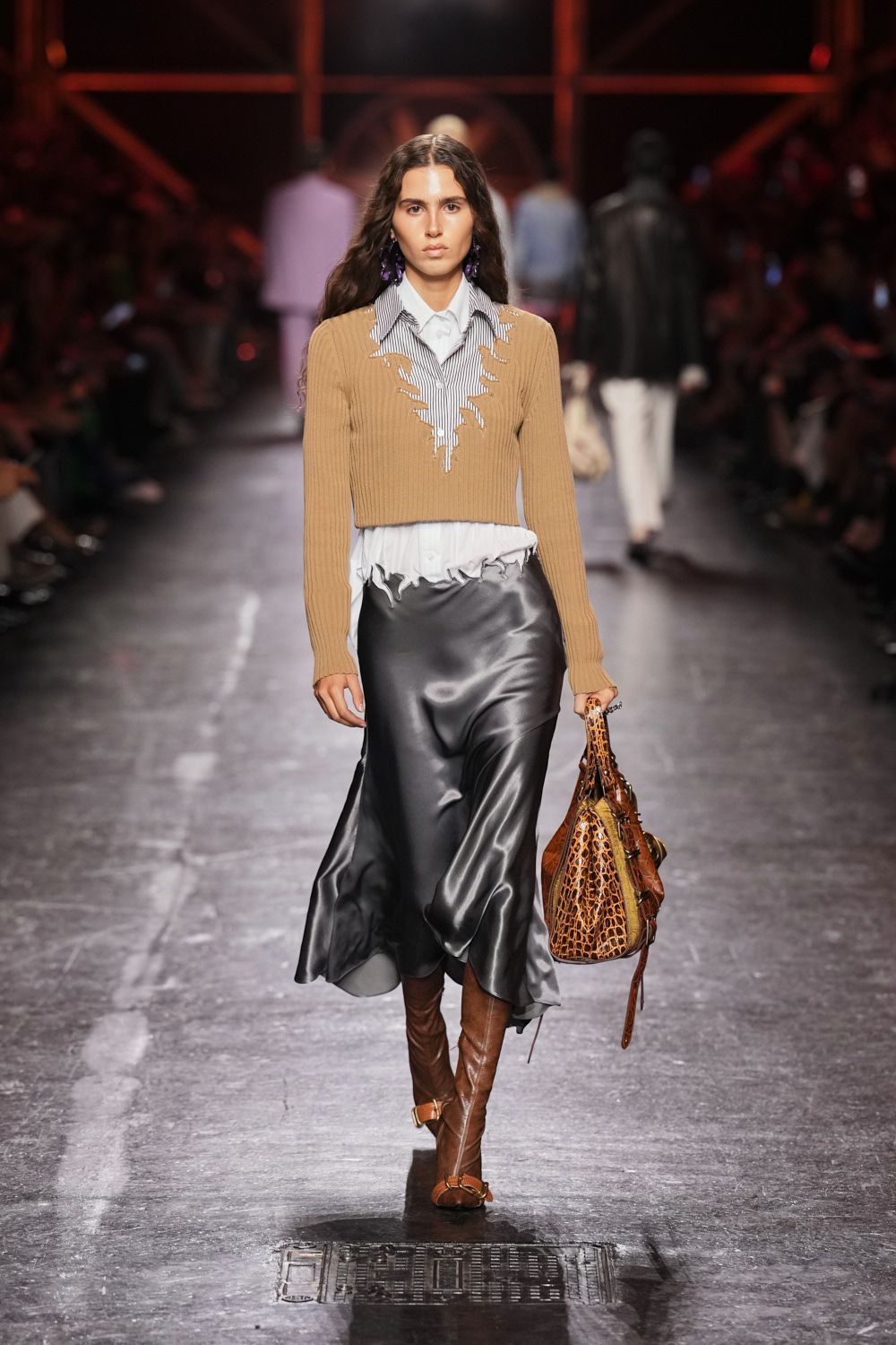 beige flame-trim cropped sweater