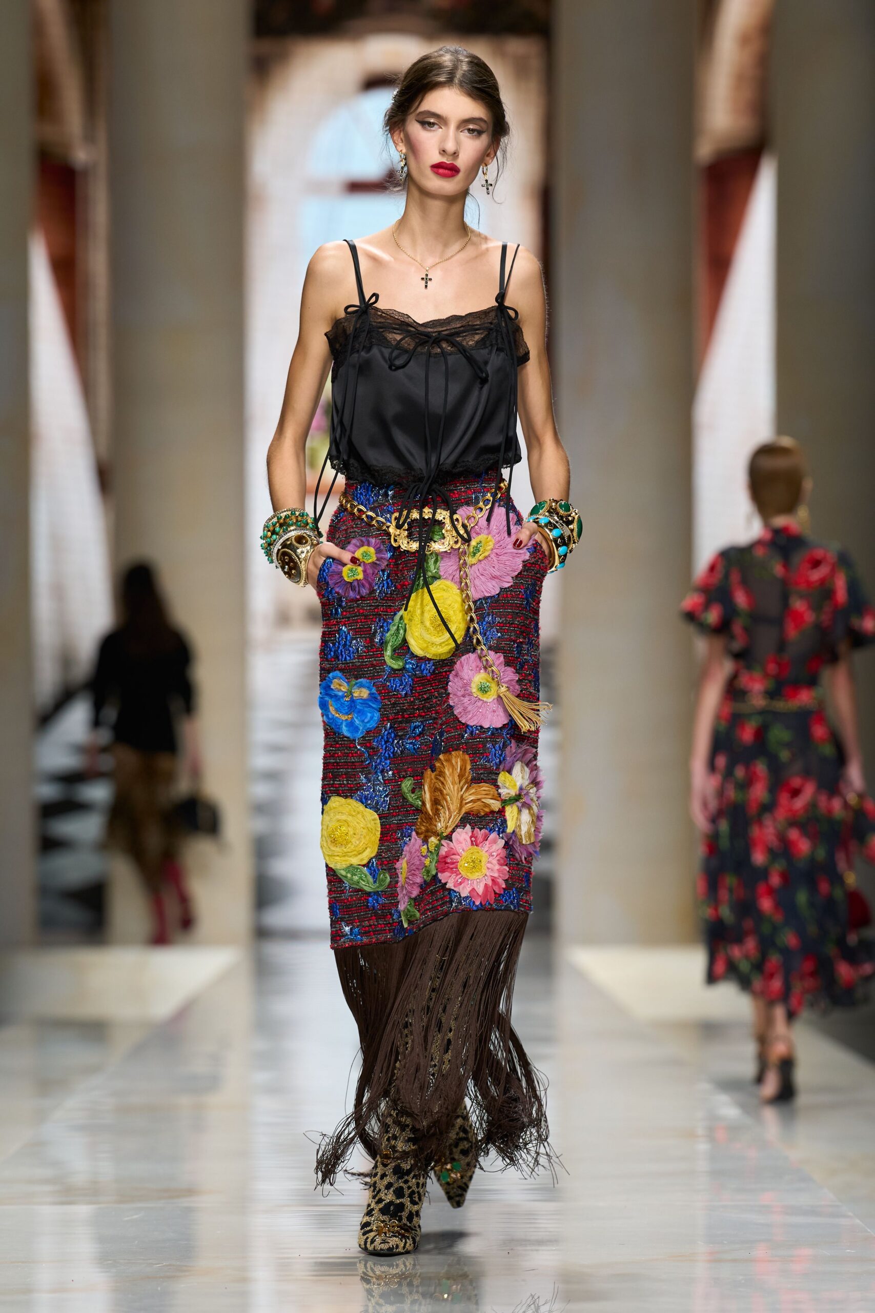 embroidered floral fringed pencil skirt