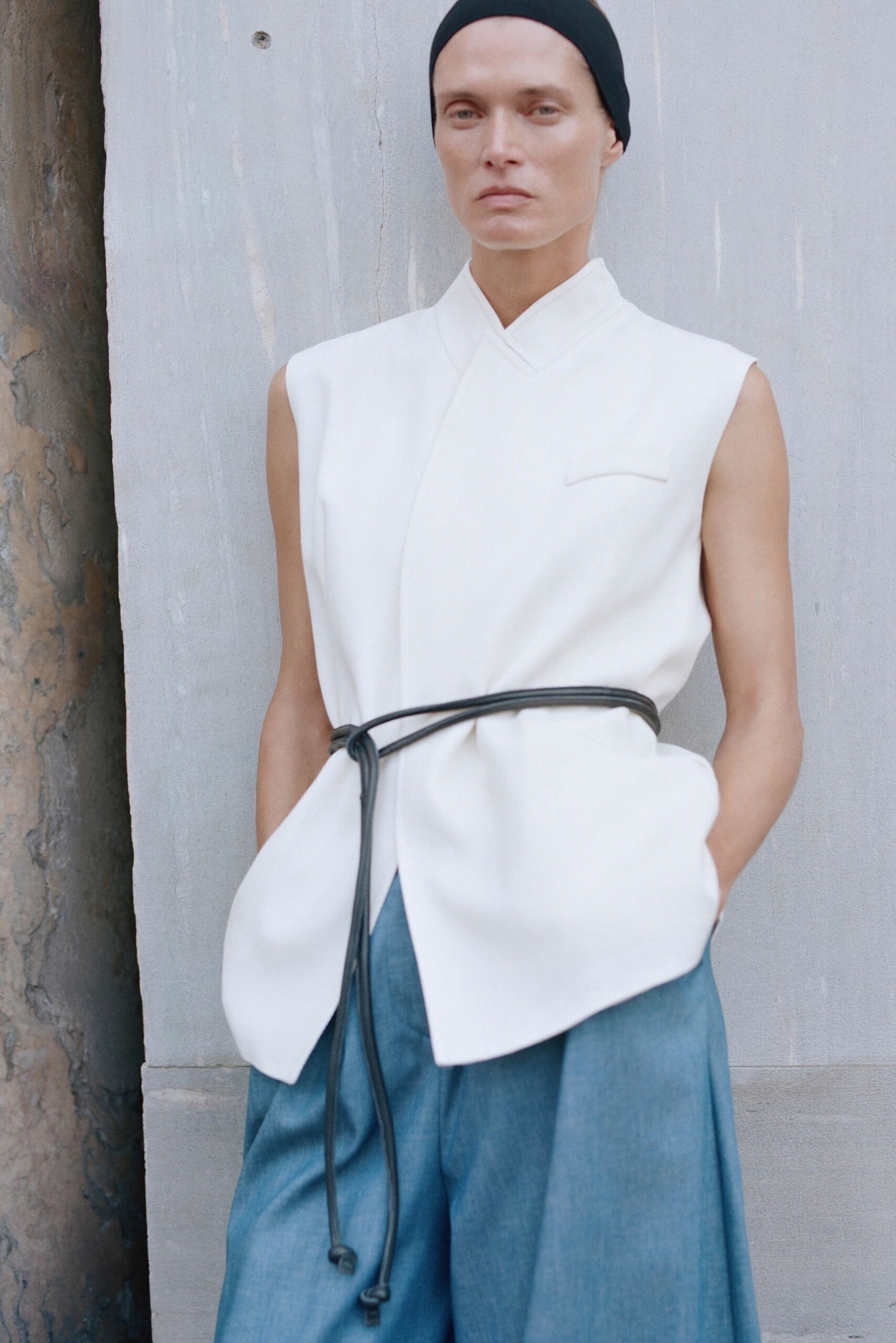 blue unknown wide-leg flowing pants