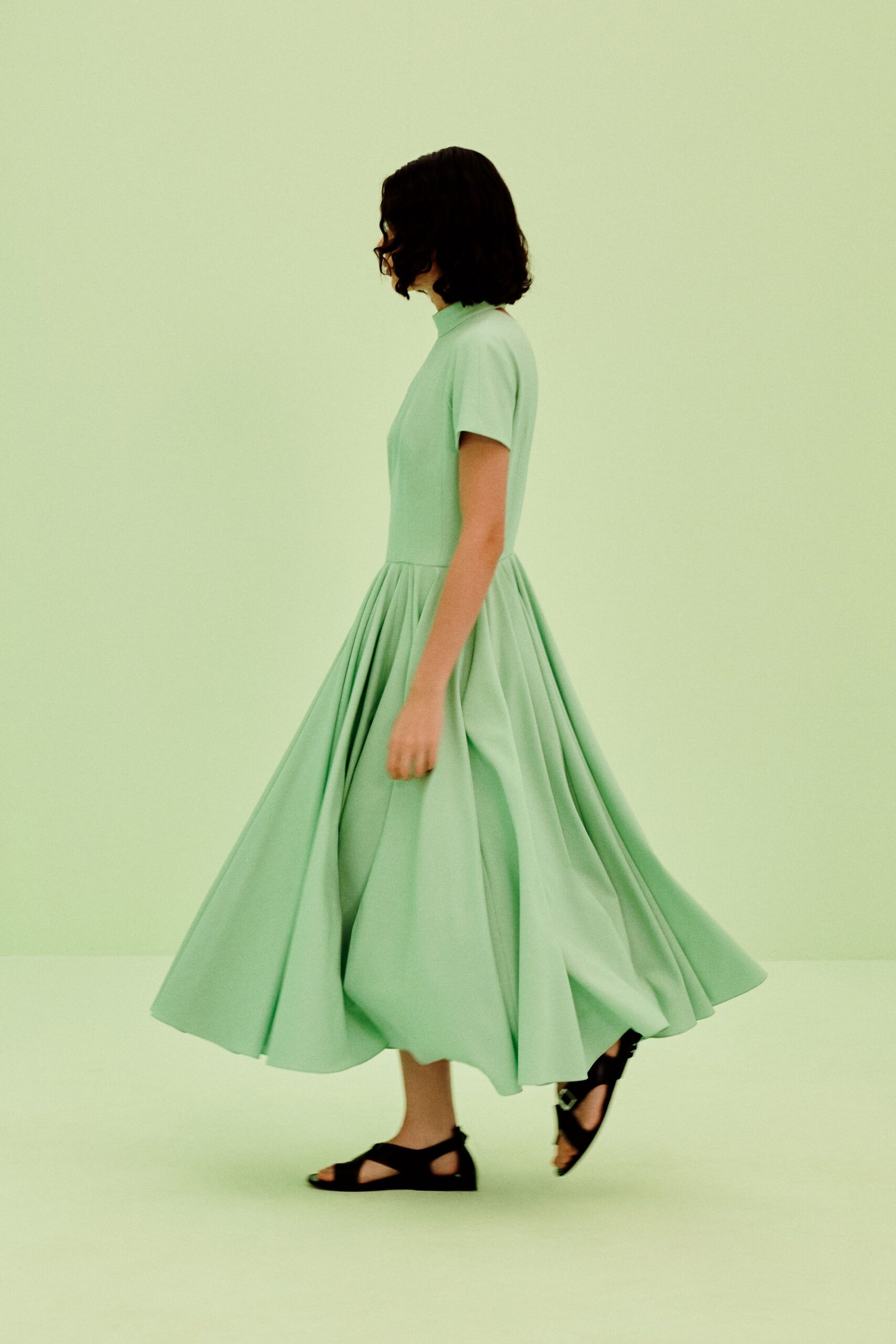 green unknown short-sleeve high-neck structured pleated flowing midi-dress