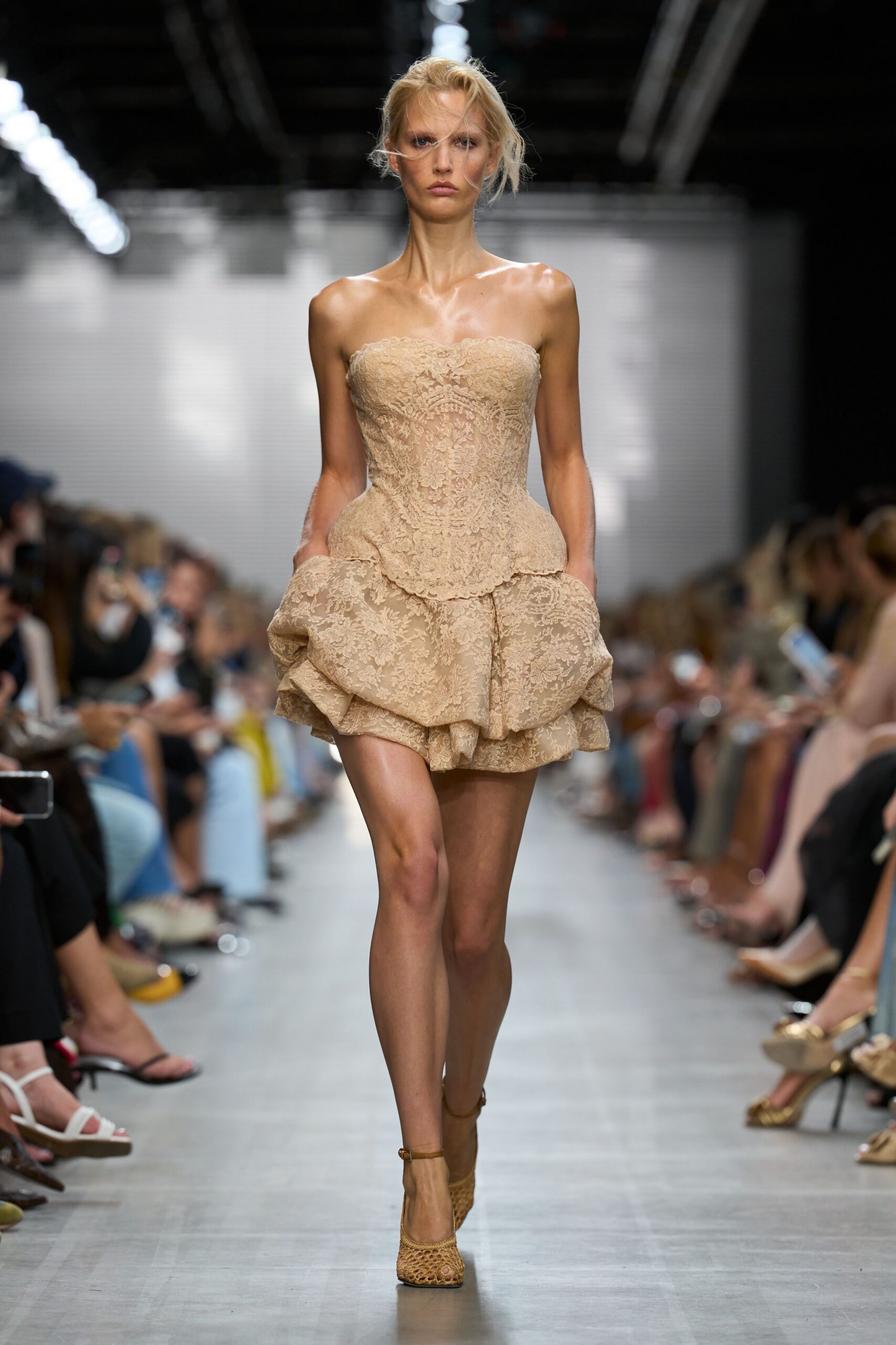 strapless bubble-hem lace mini dress
