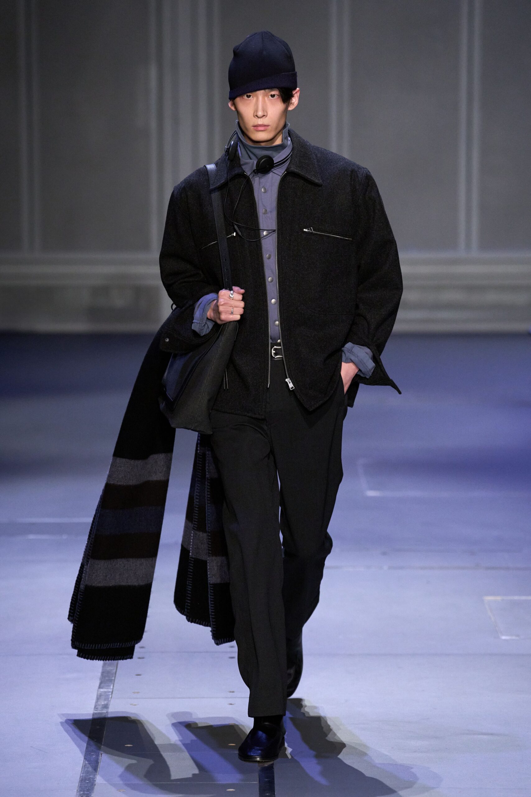 black wool long-sleeve collared oversized zippered pockets jacket