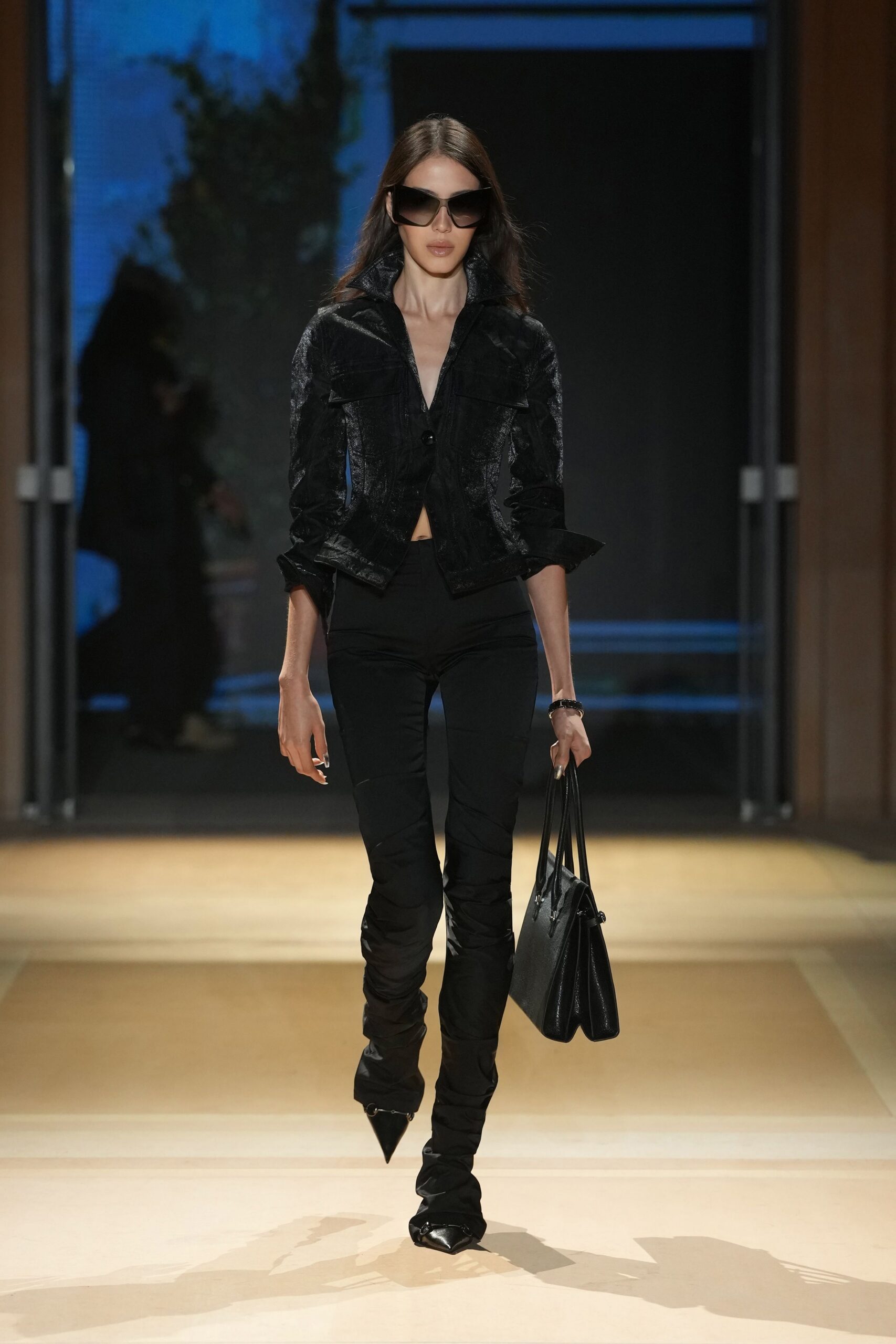 cropped black fitted jacket