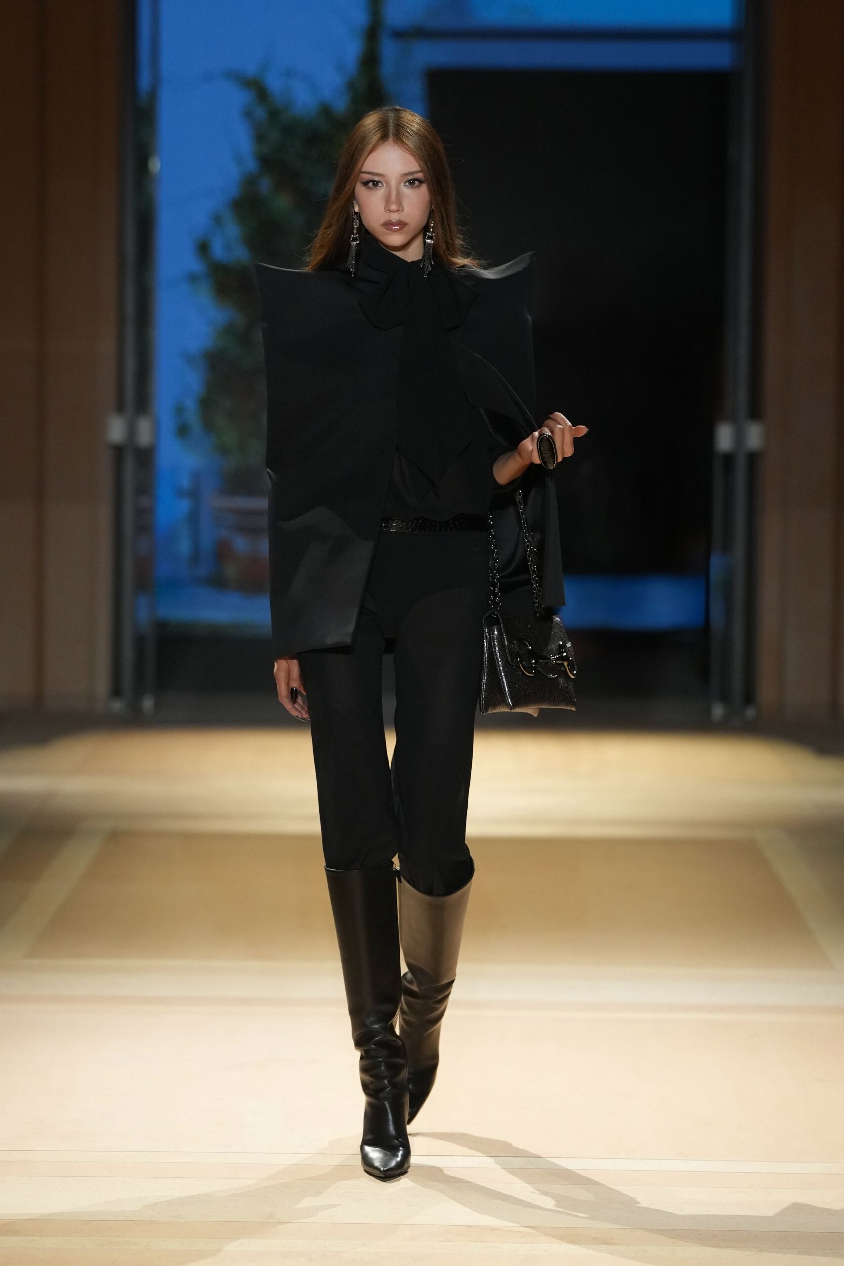 sharp-shoulder black cape top