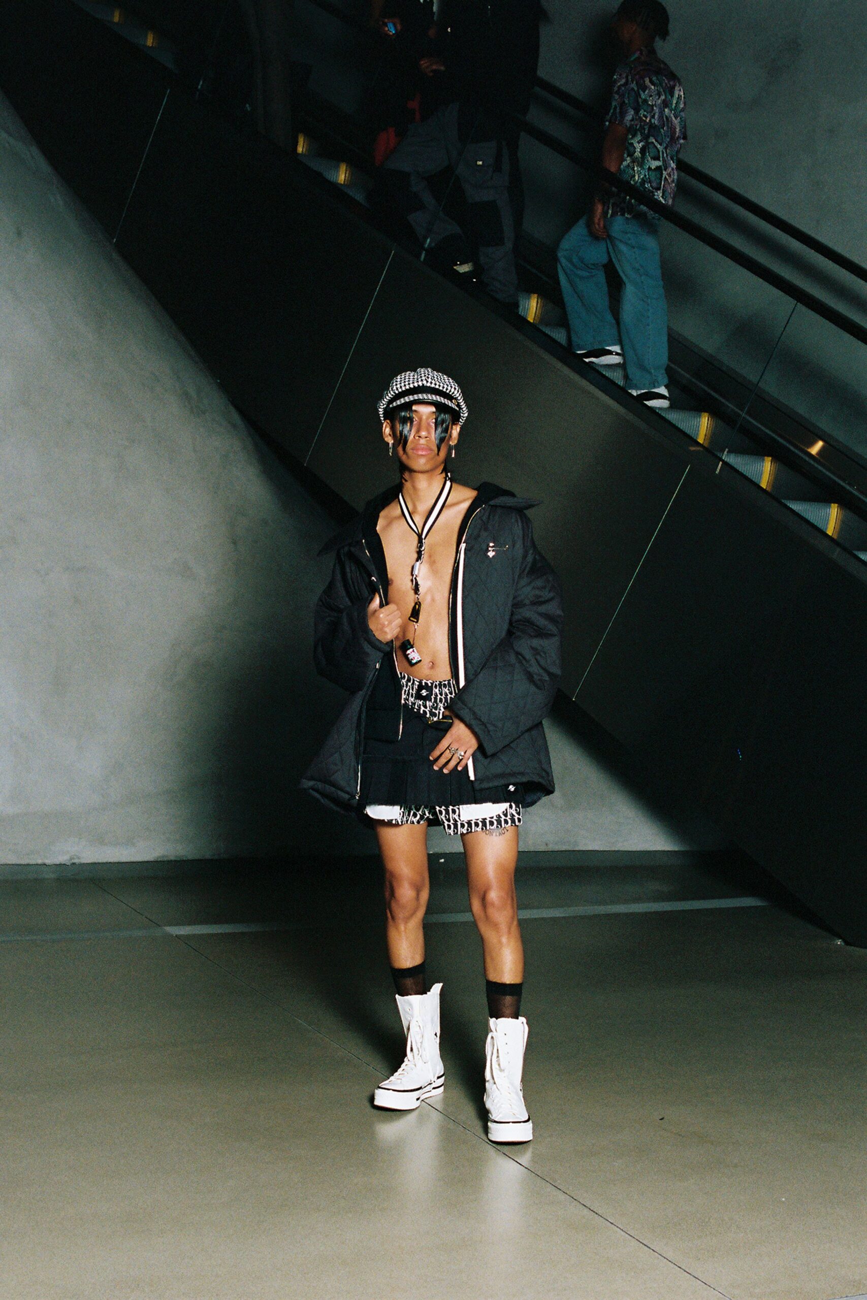 black unknown checked hat