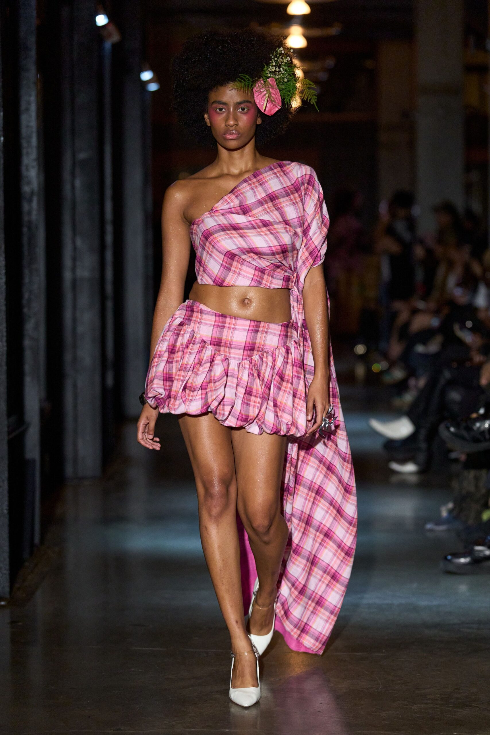 pink unknown checked ruched flowing mini skirt