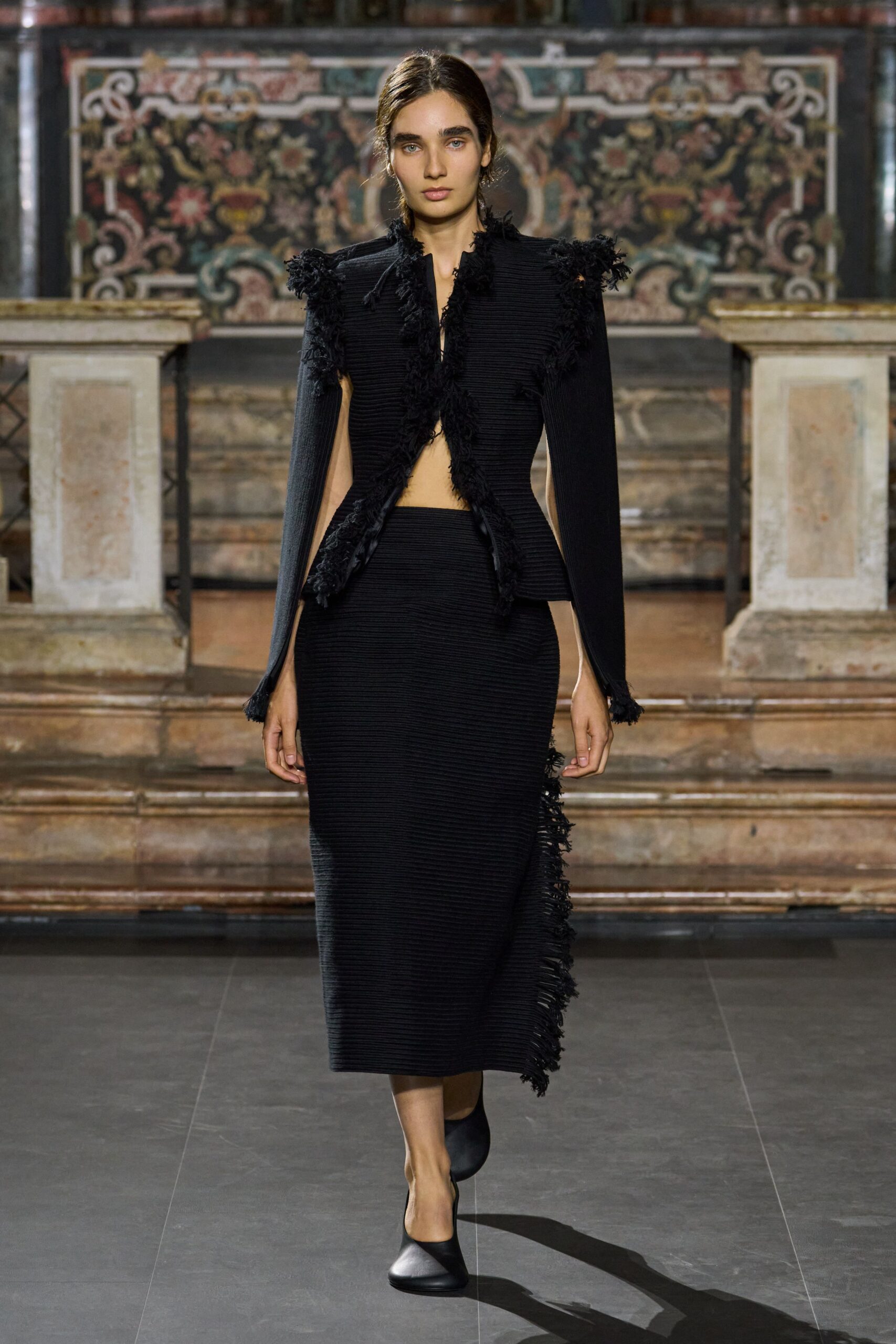 fringed ribbed cape-sleeve jacket