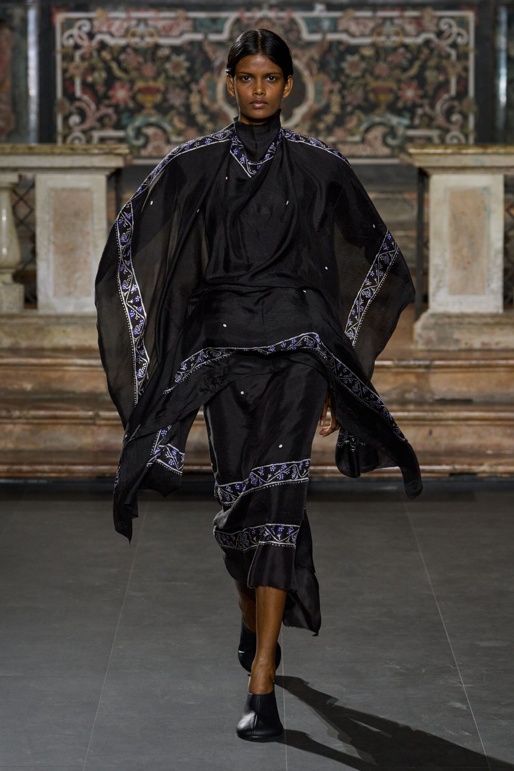 black unknown high-neck oversized printed draped flowing poncho