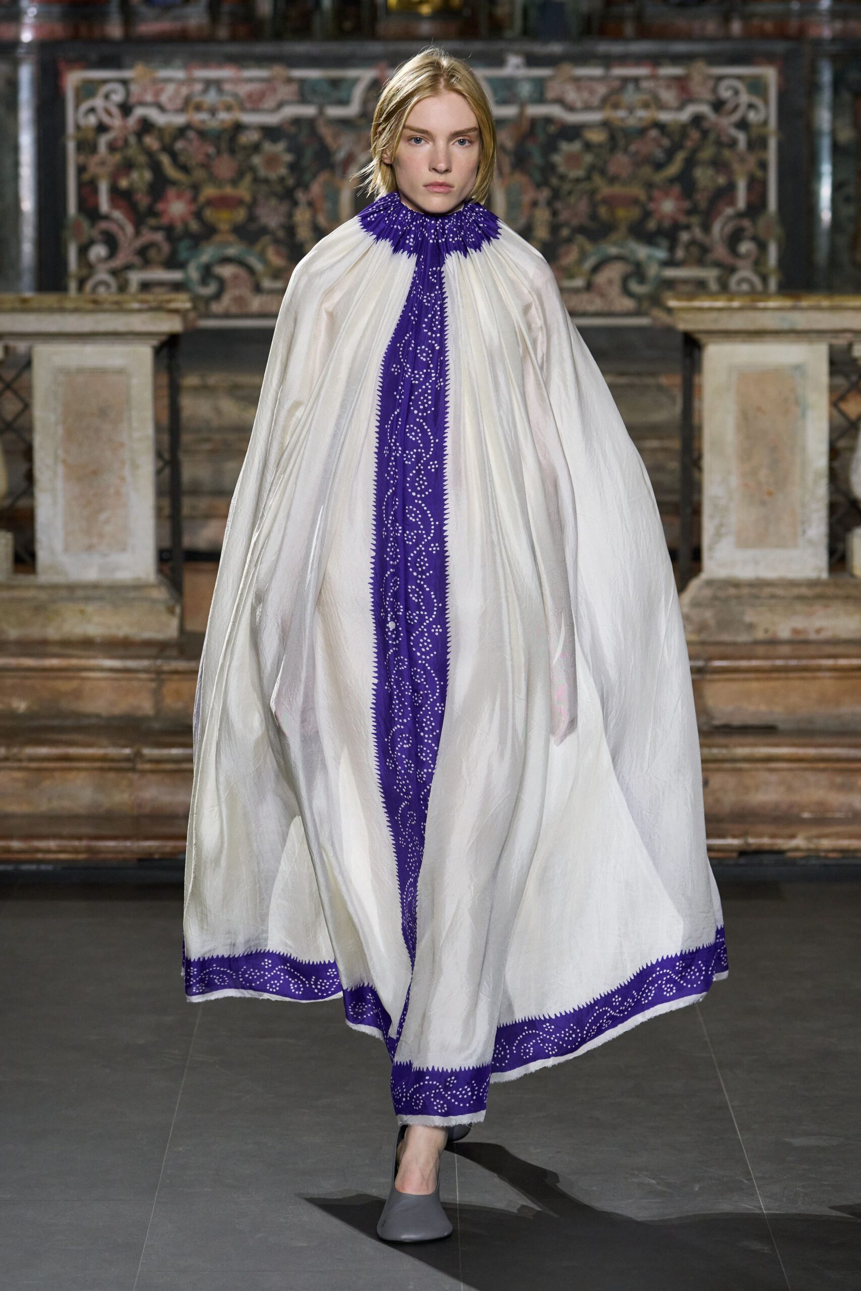 white and purple caftan cape