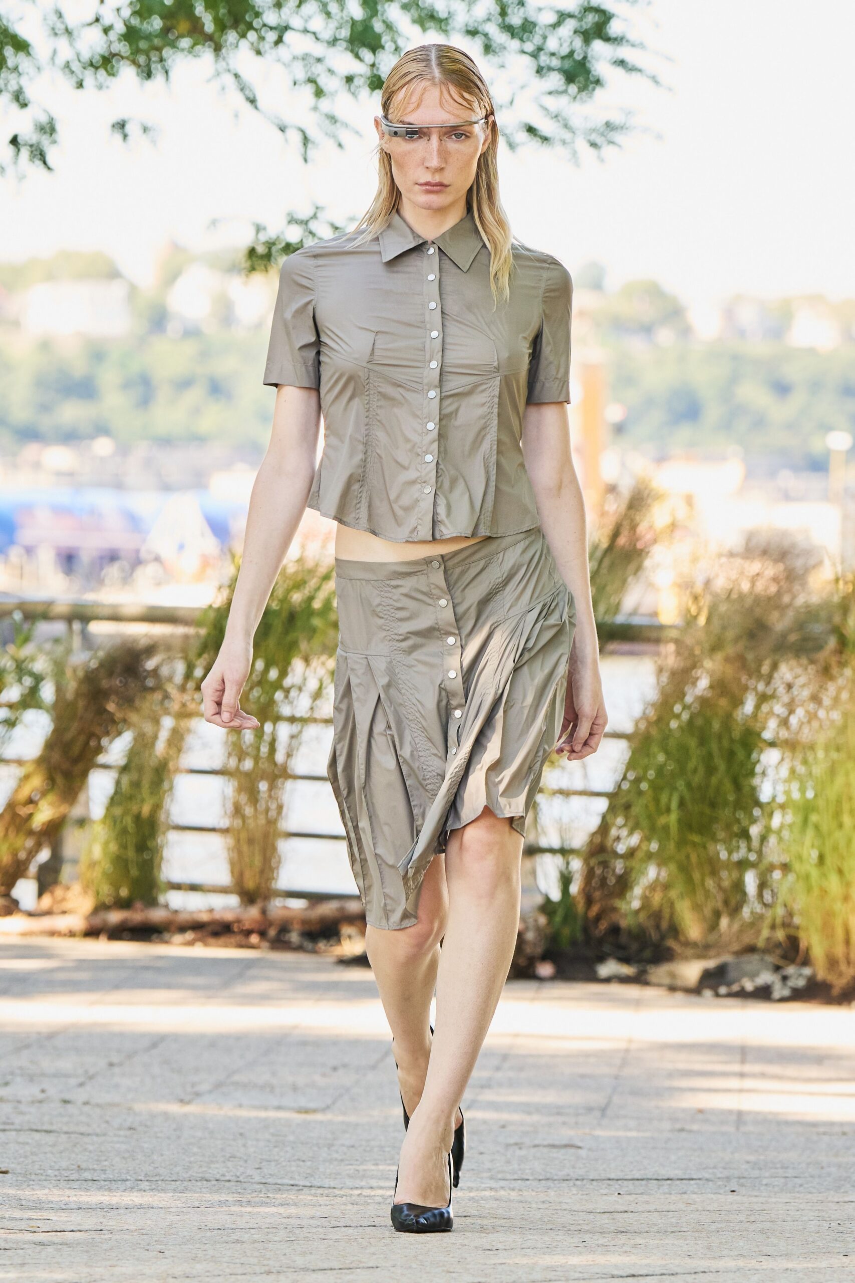 cropped ruched button-front shirt