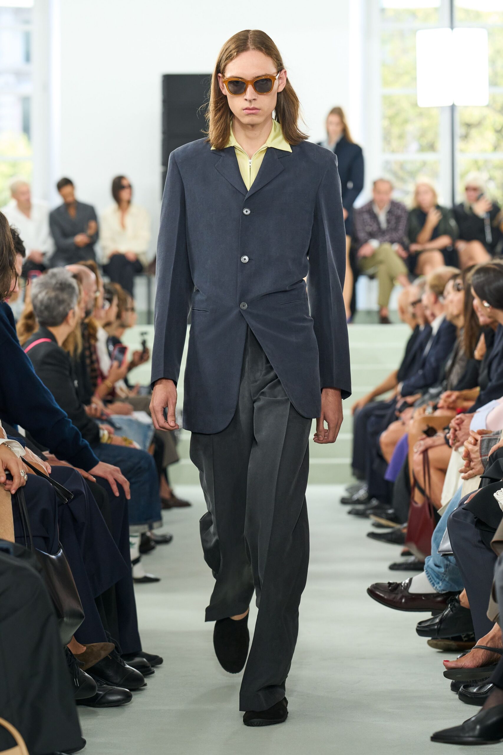 elongated navy blazer
