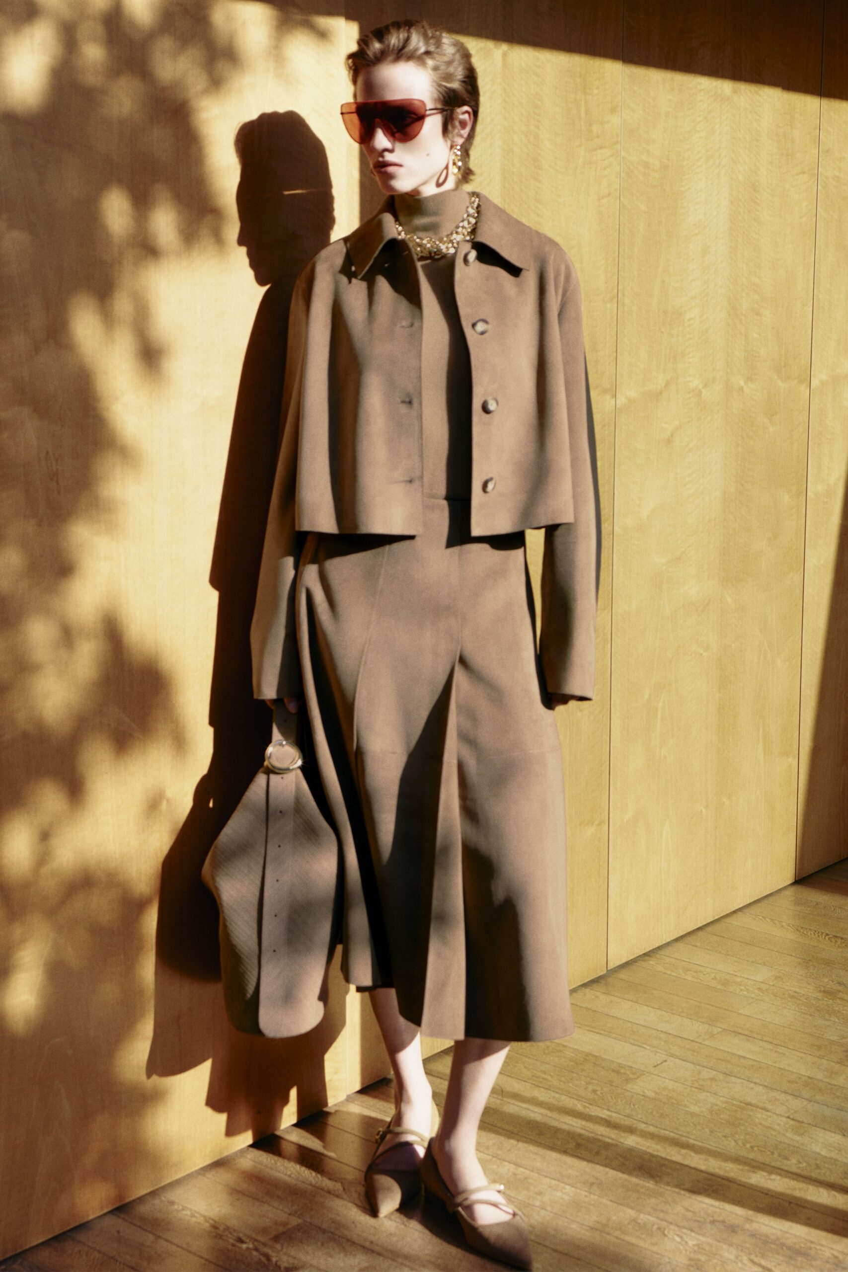 cropped cape-sleeve jacket