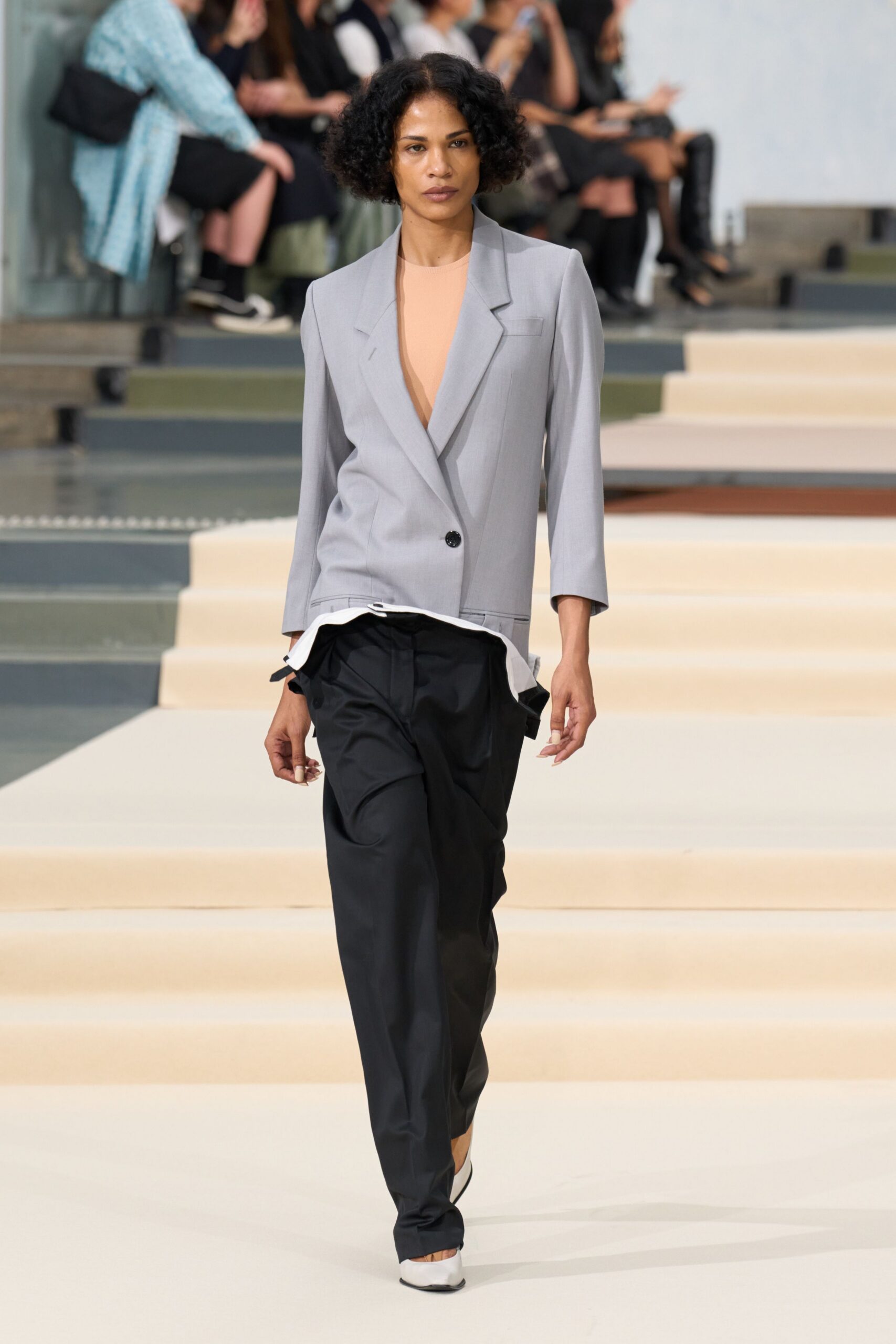 gray single-breasted blazer