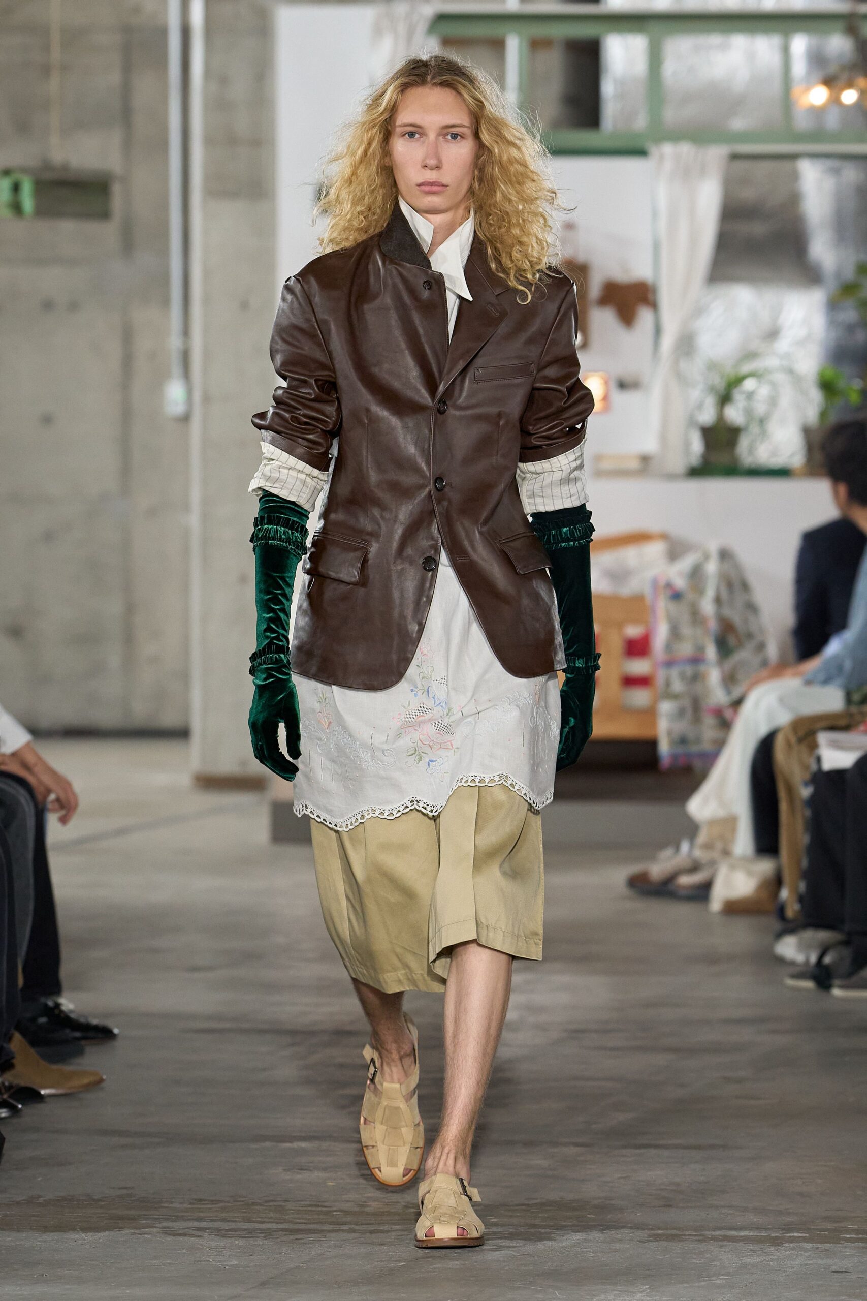 brown leather single-breasted blazer