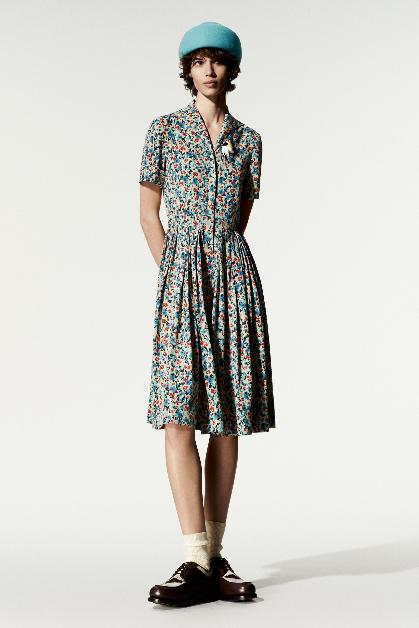 ivory unknown collared short-sleeve floral pleated flowing midi-dress