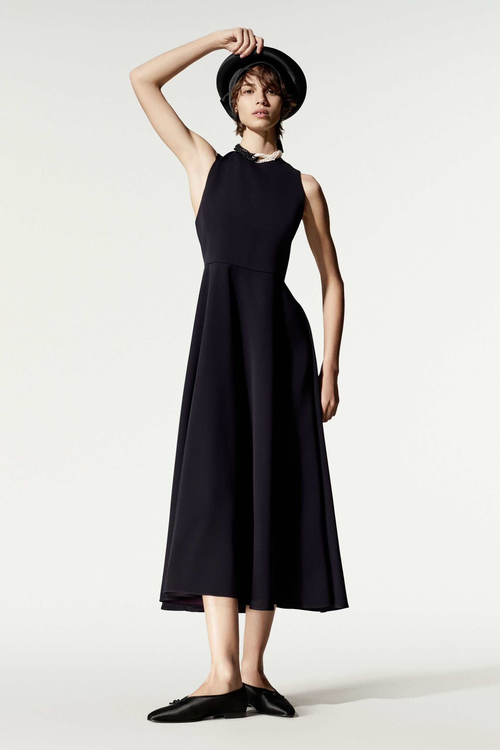 black unknown sleeveless high-neck a-line flowing midi midi-dress