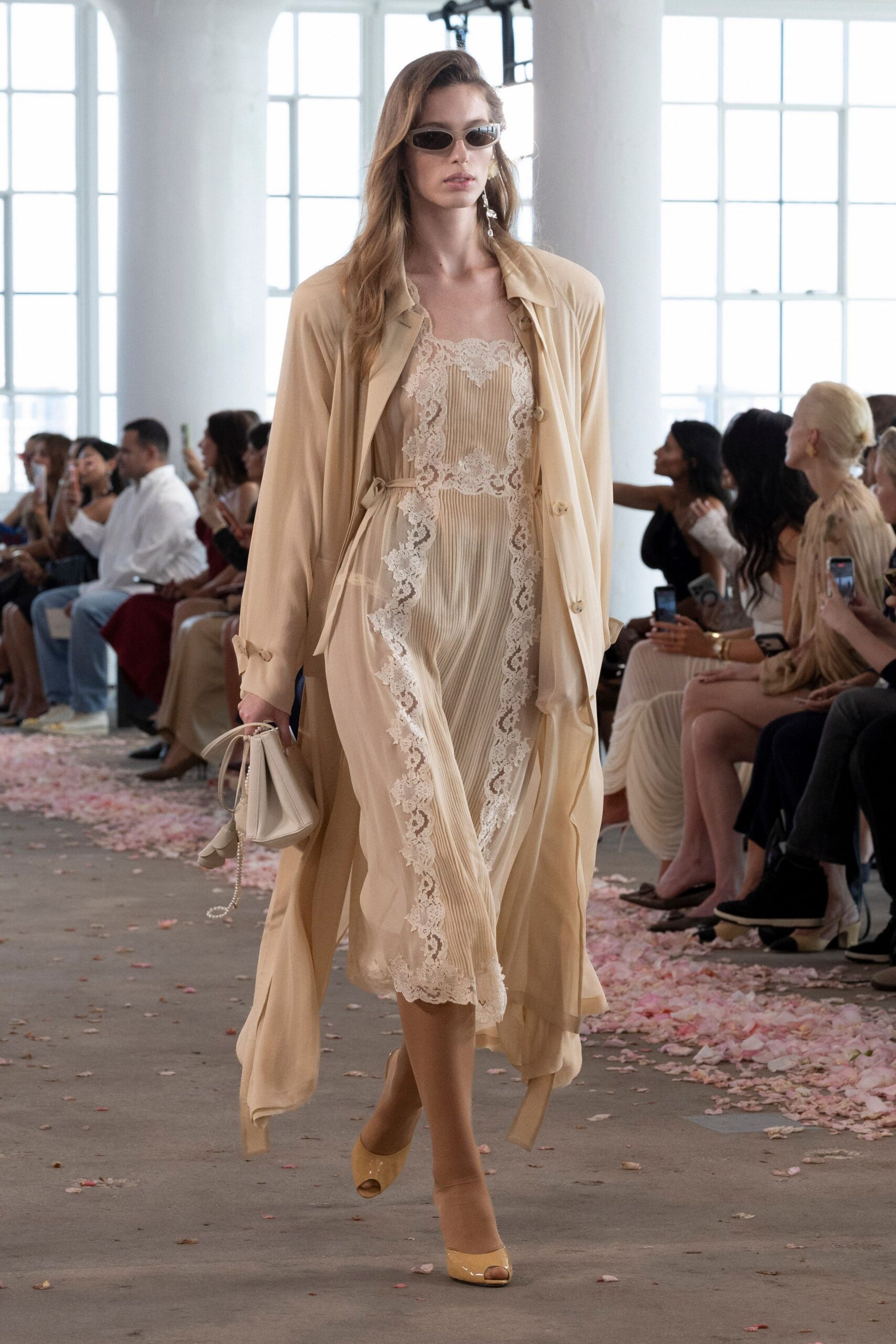 beige lace spaghetti-strap sweetheart pleated embroidered midi-dress