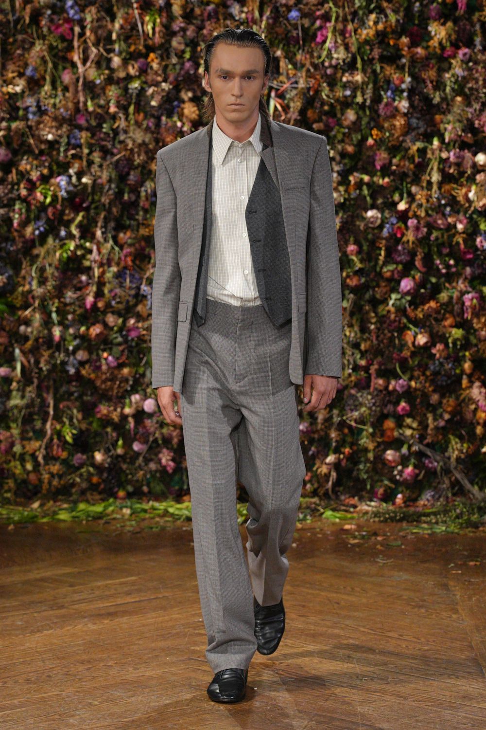 gray wool long-sleeve collared tailored blazer