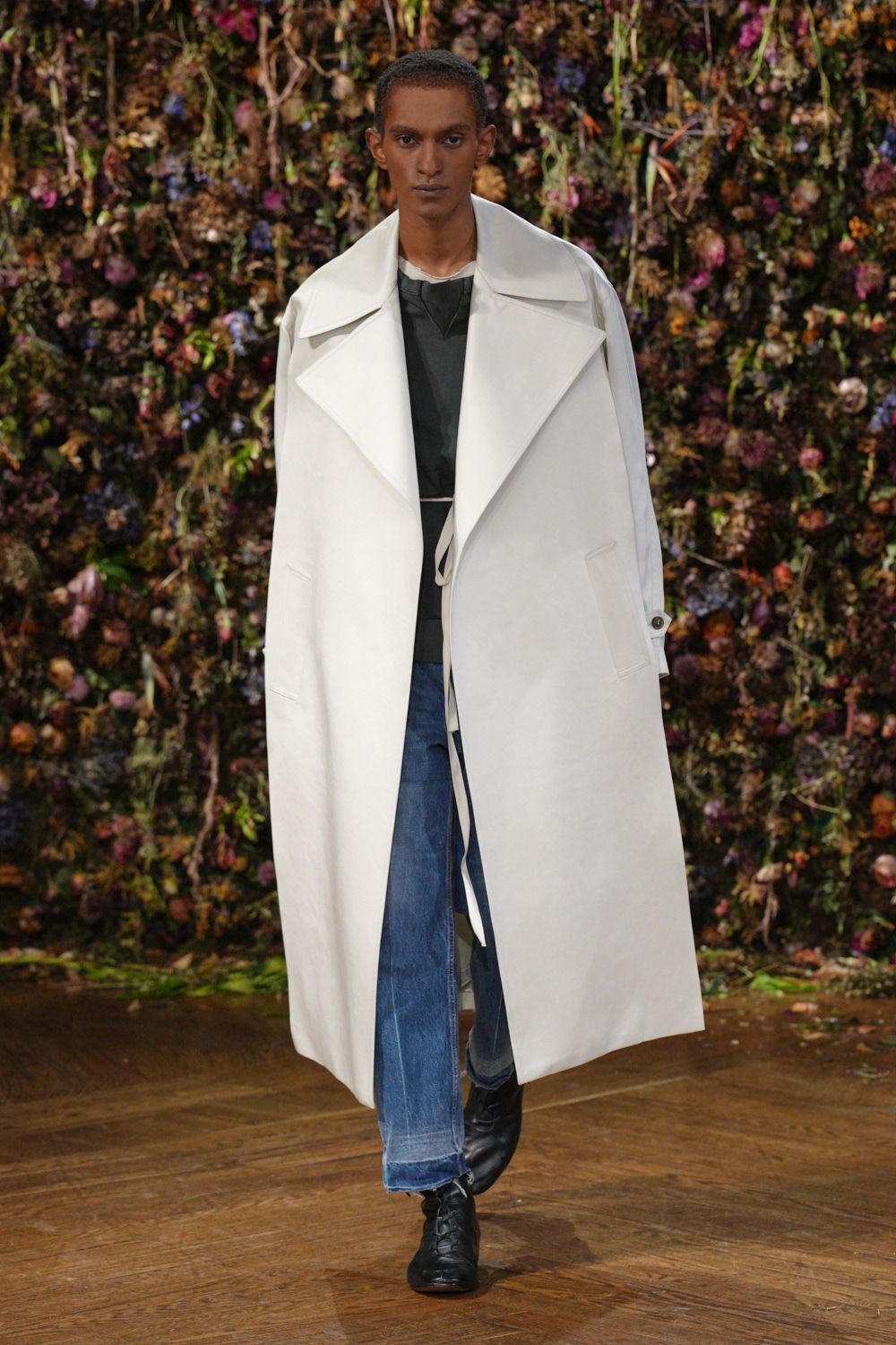 white unknown long-sleeve collared oversized pockets maxi coat