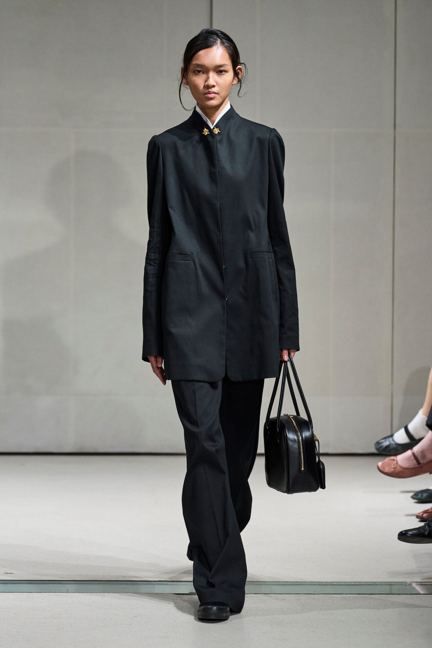 mandarin-collar longline black blazer
