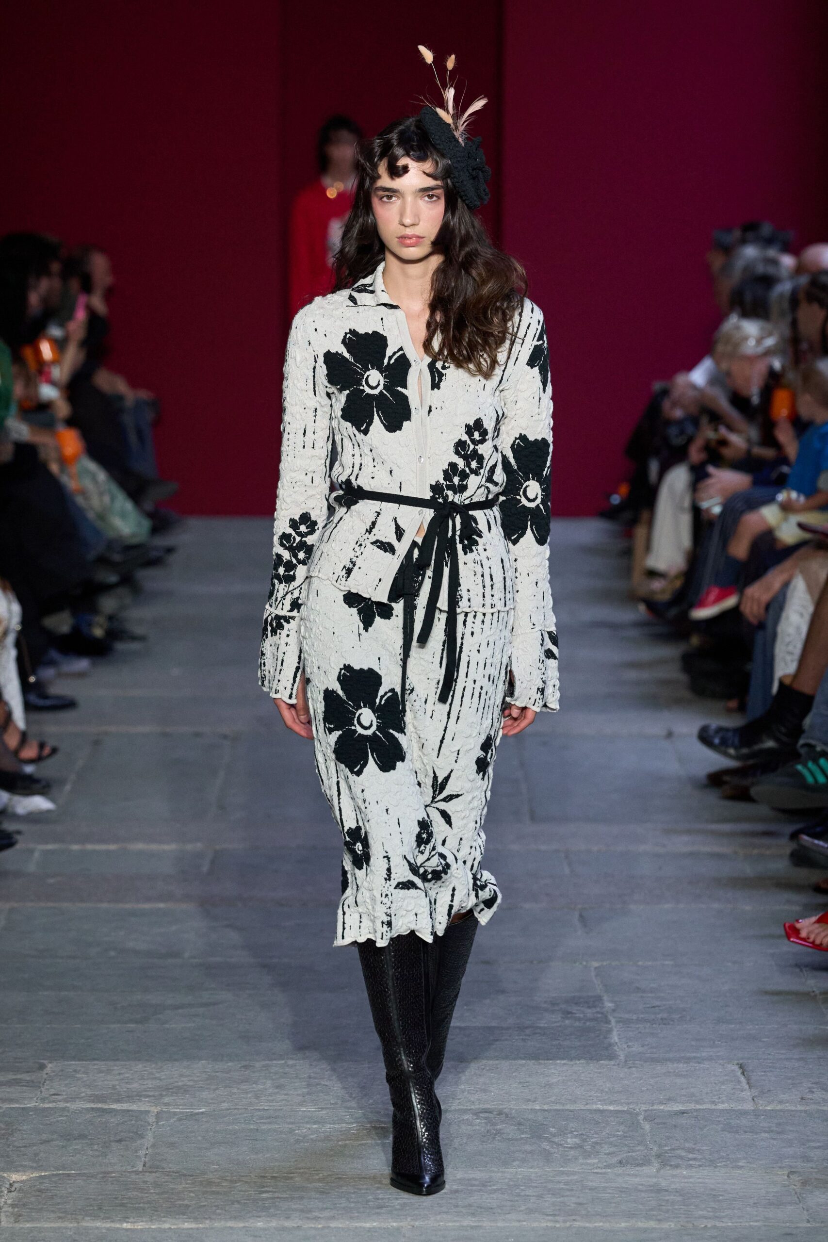 white knit long-sleeve collared fitted floral buttoned cardigan