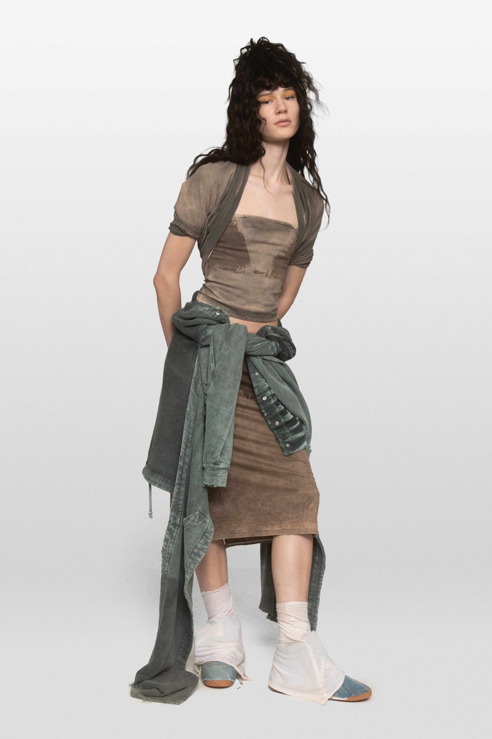 brown jersey strapless fitted ruched midi midi-dress