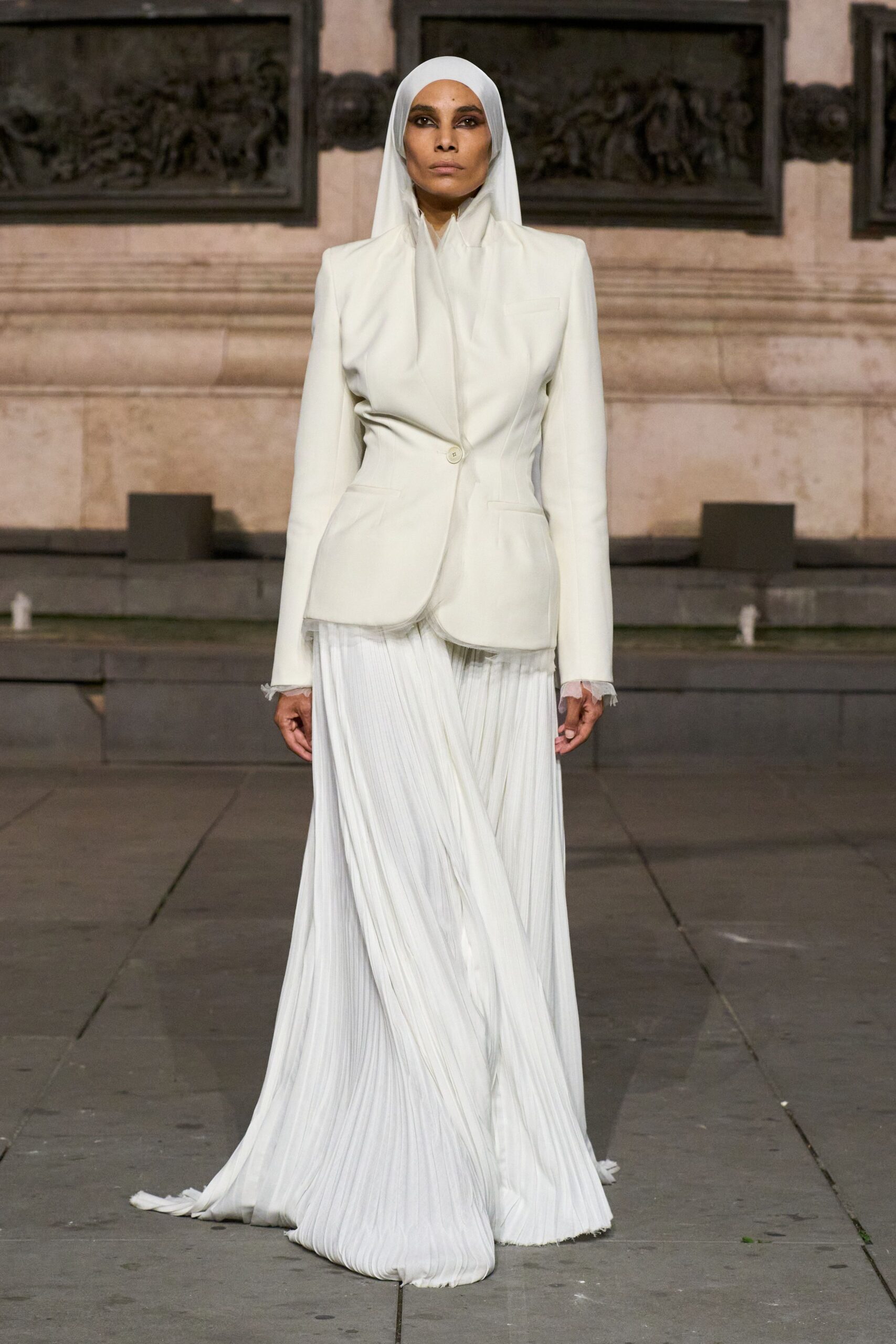 white unknown long-sleeve collared tailored buttoned blazer