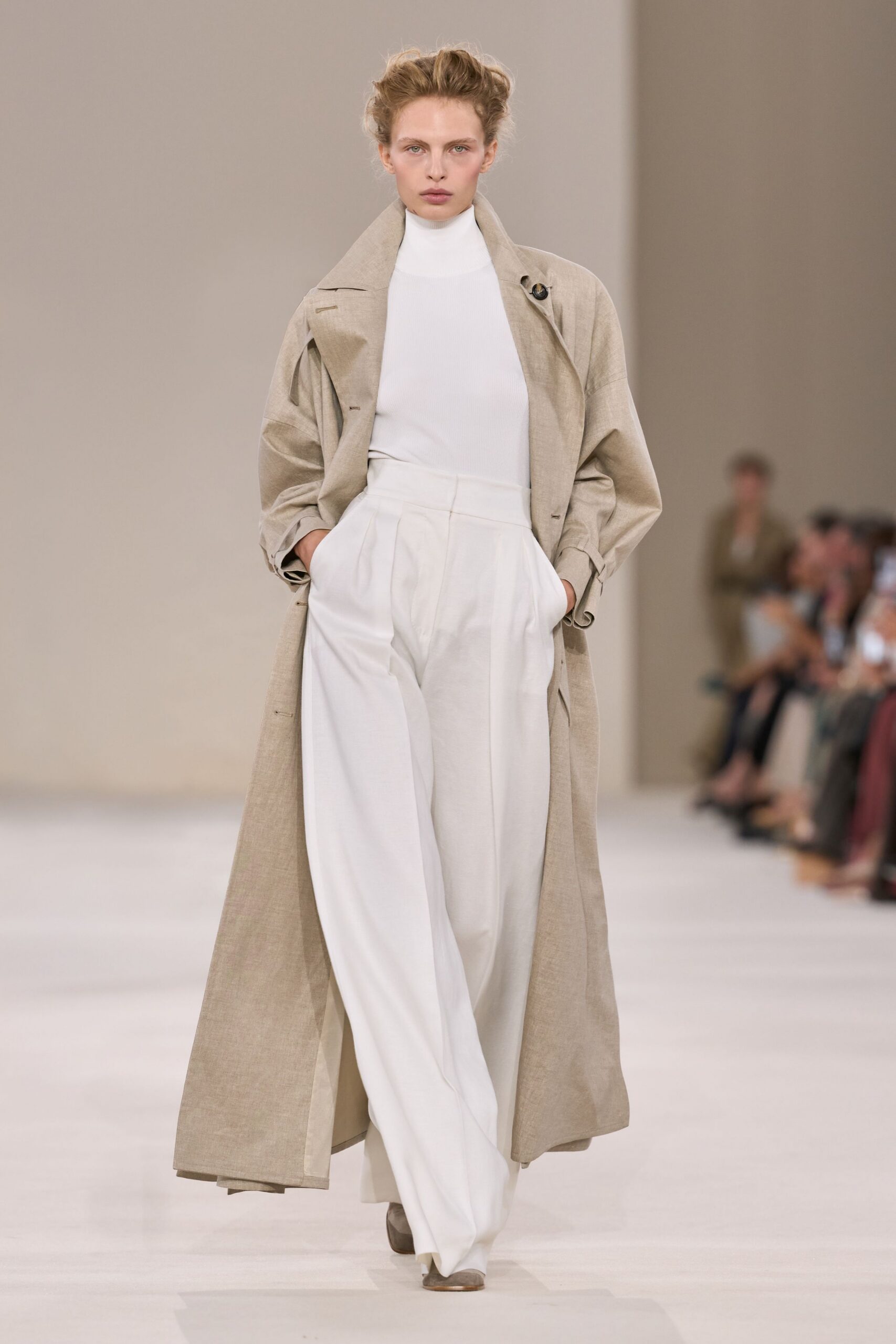 Max Mara Spring 2027 Ready-to-Wear Look 23