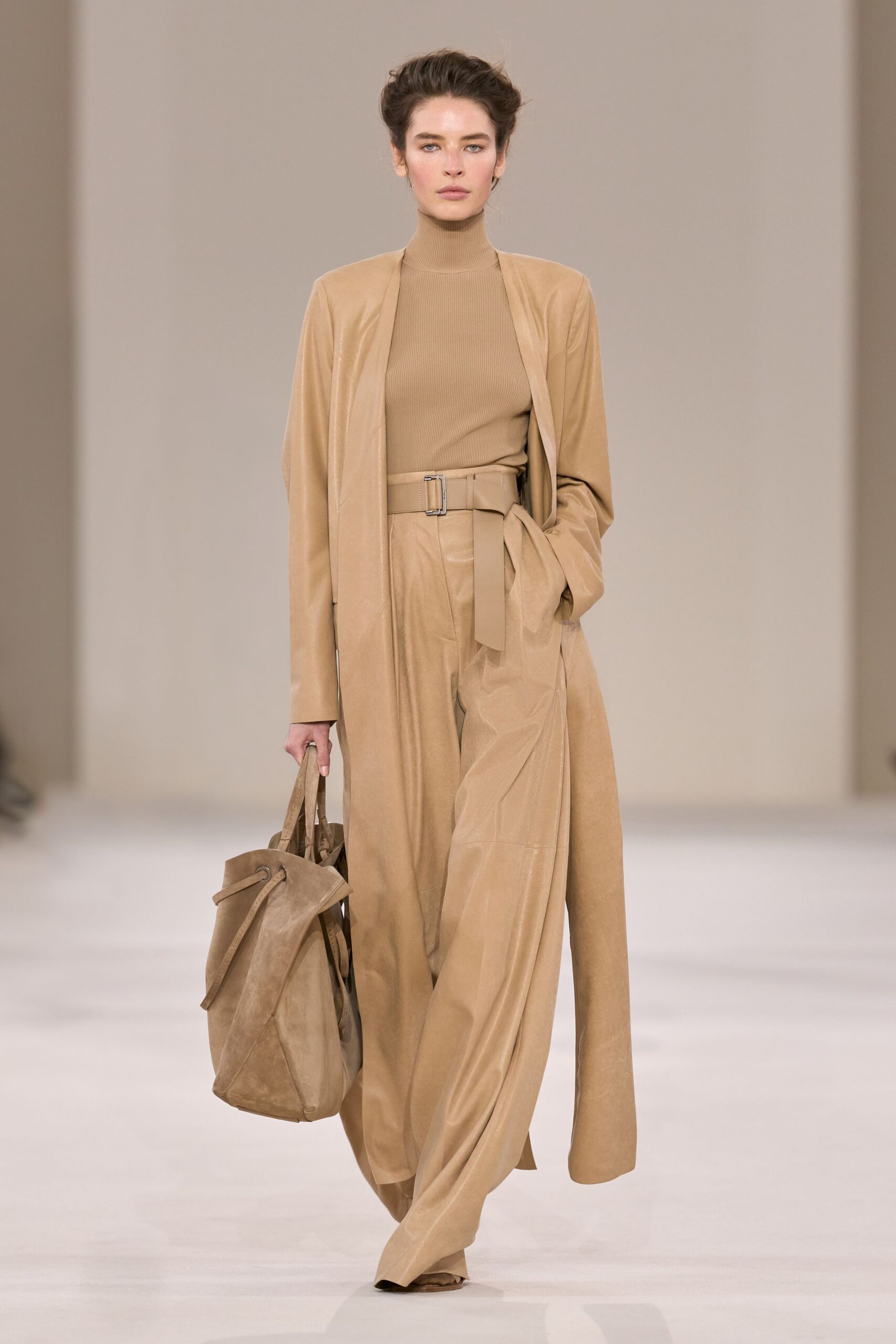 Max Mara Spring 2027 Ready-to-Wear Look 31