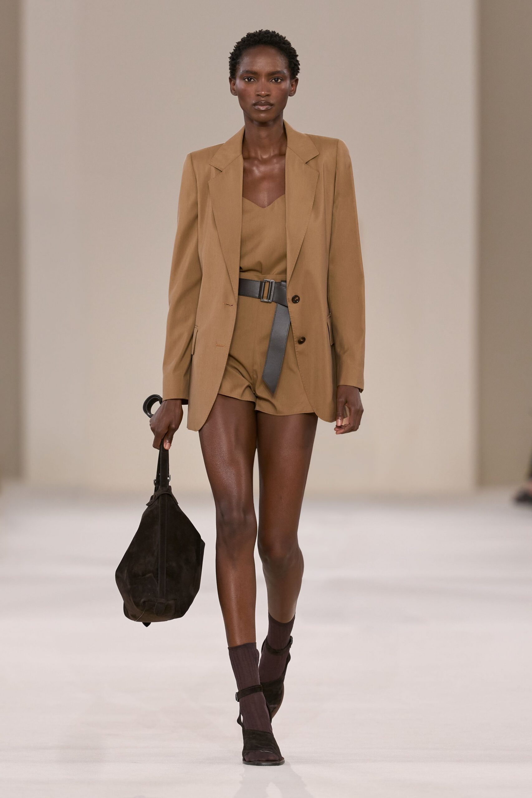 Max Mara Spring 2027 Ready-to-Wear Look 33