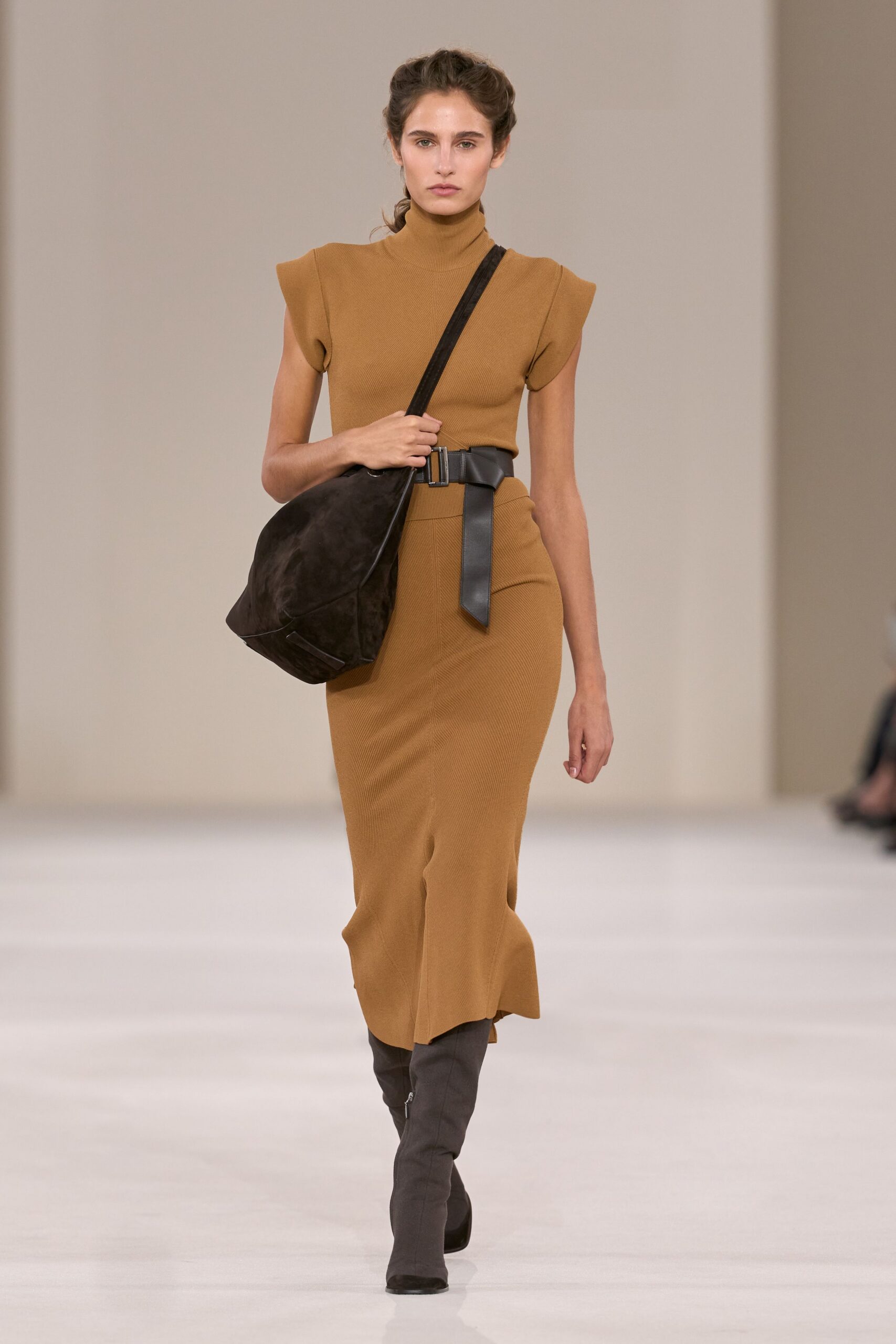 Max Mara Spring 2027 Ready-to-Wear Look 38