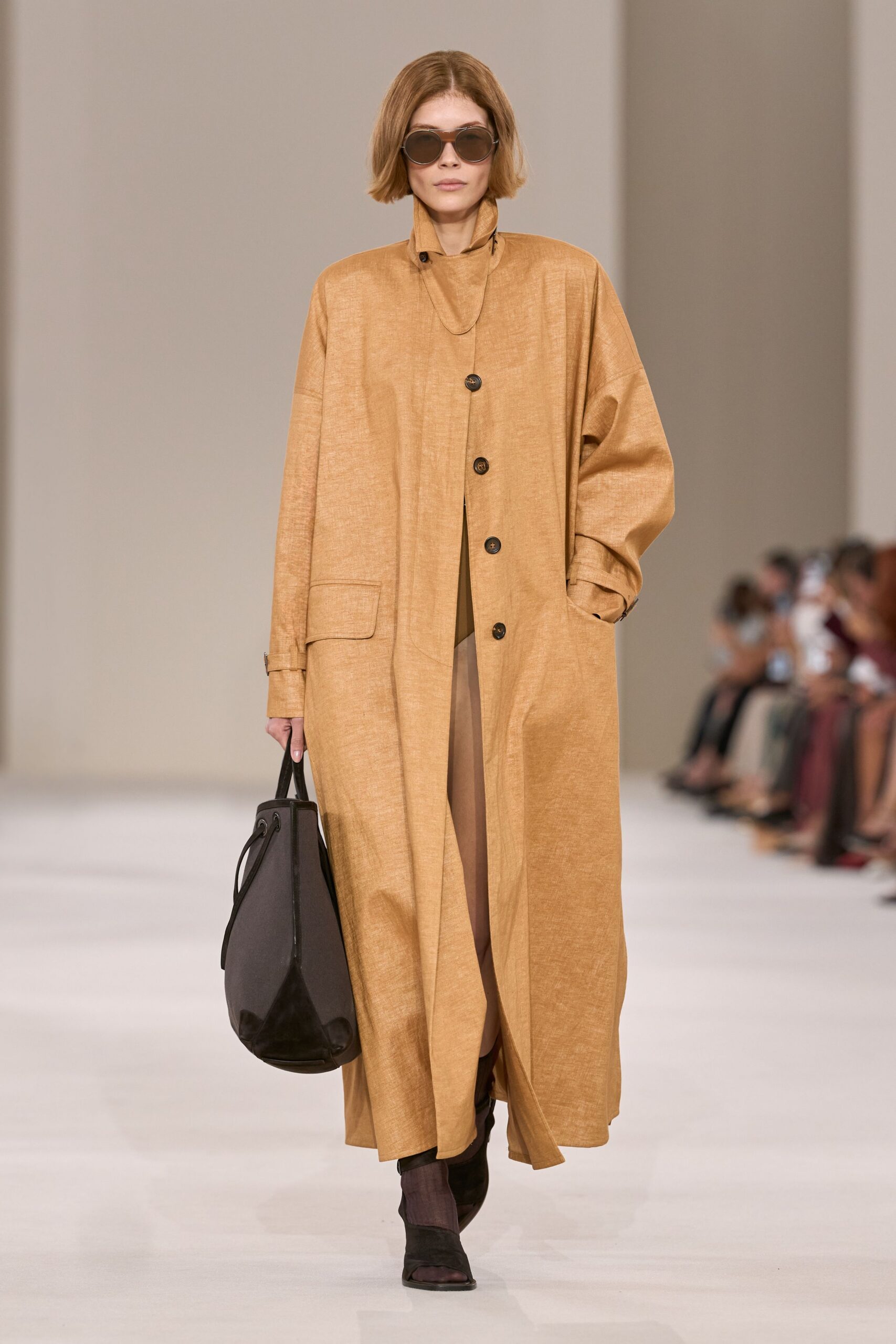 Max Mara Spring 2027 Ready-to-Wear Look 39