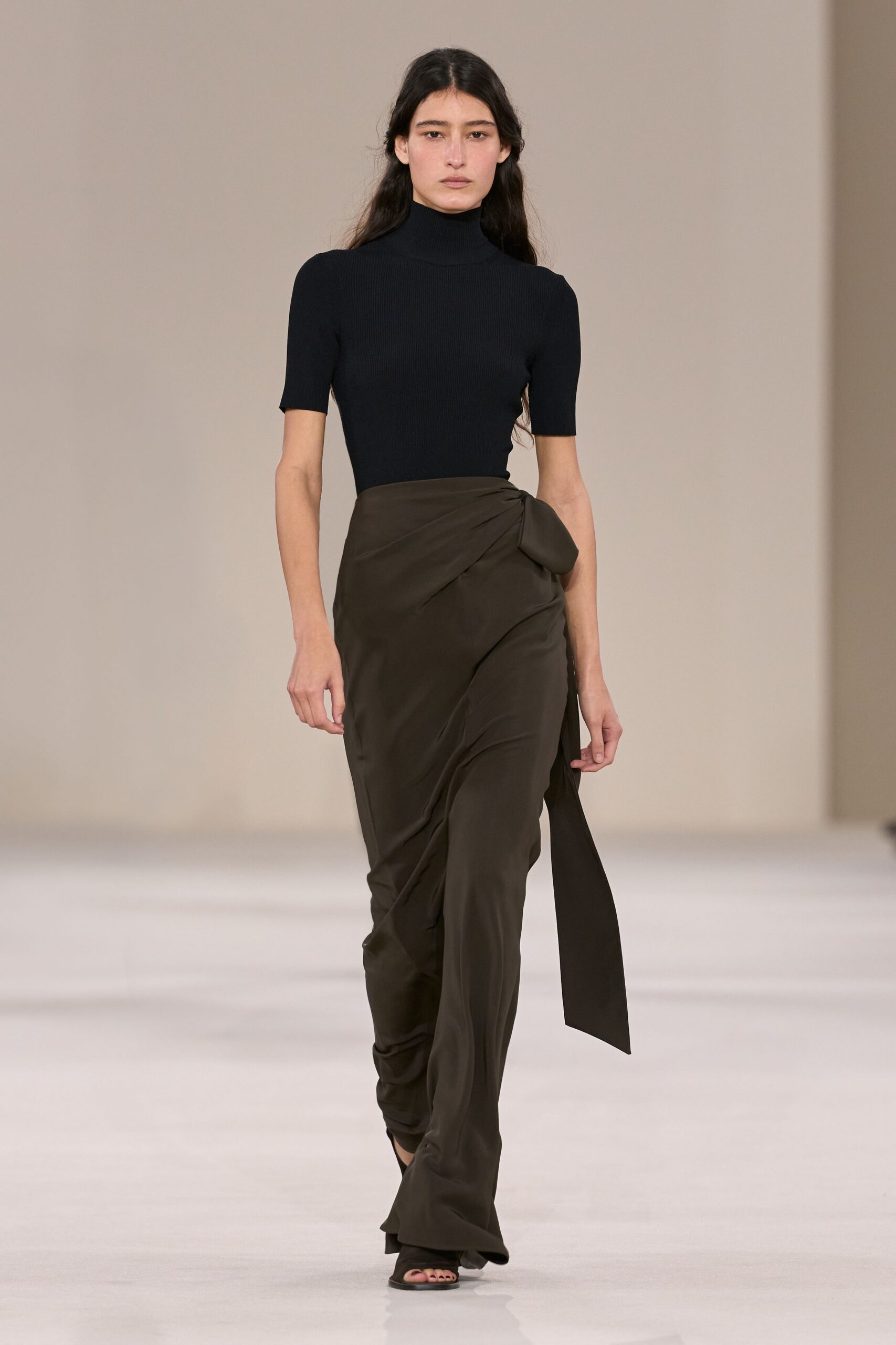 Max Mara Spring 2027 Ready-to-Wear Look 41