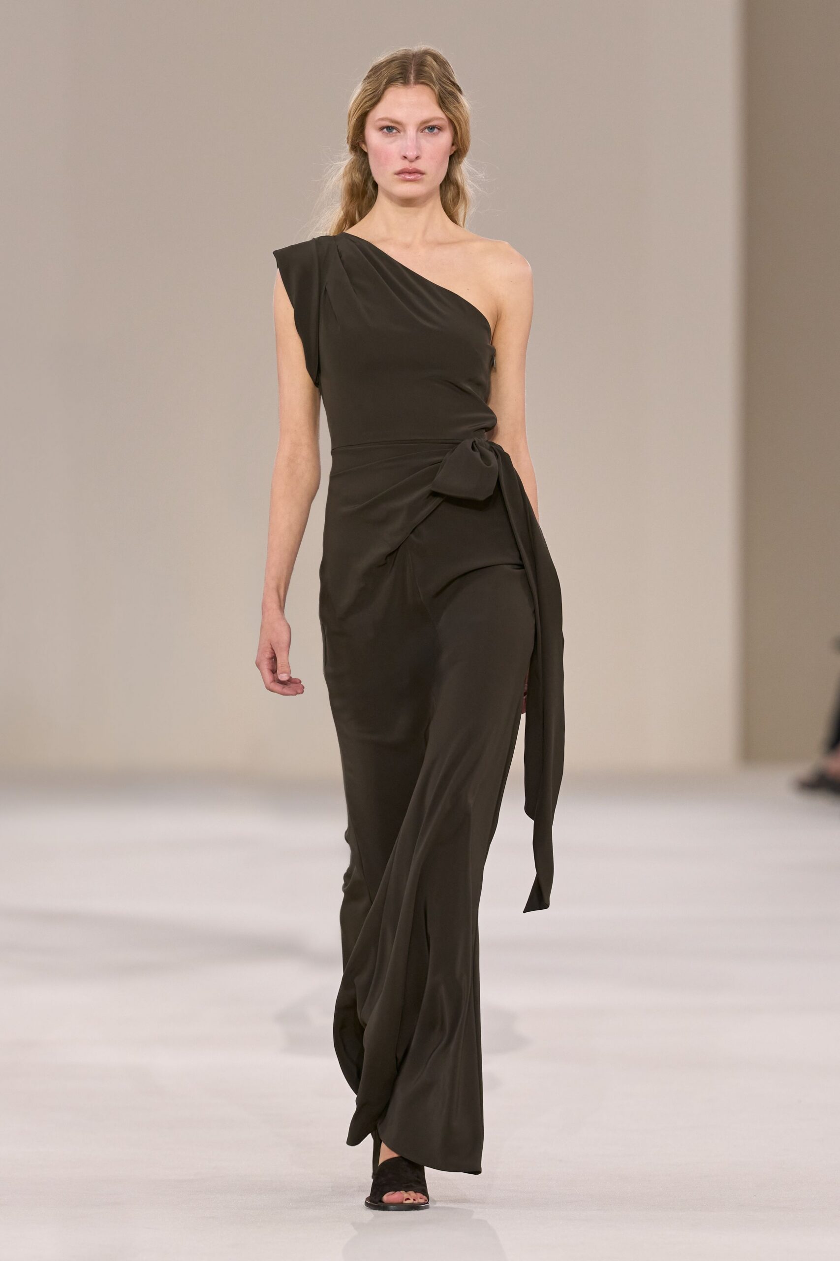 Max Mara Spring 2027 Ready-to-Wear Look 42