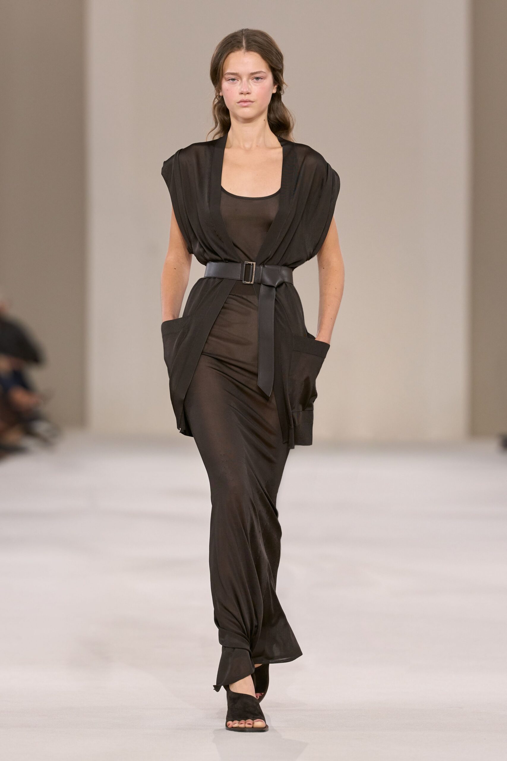 Max Mara Spring 2027 Ready-to-Wear Look 43