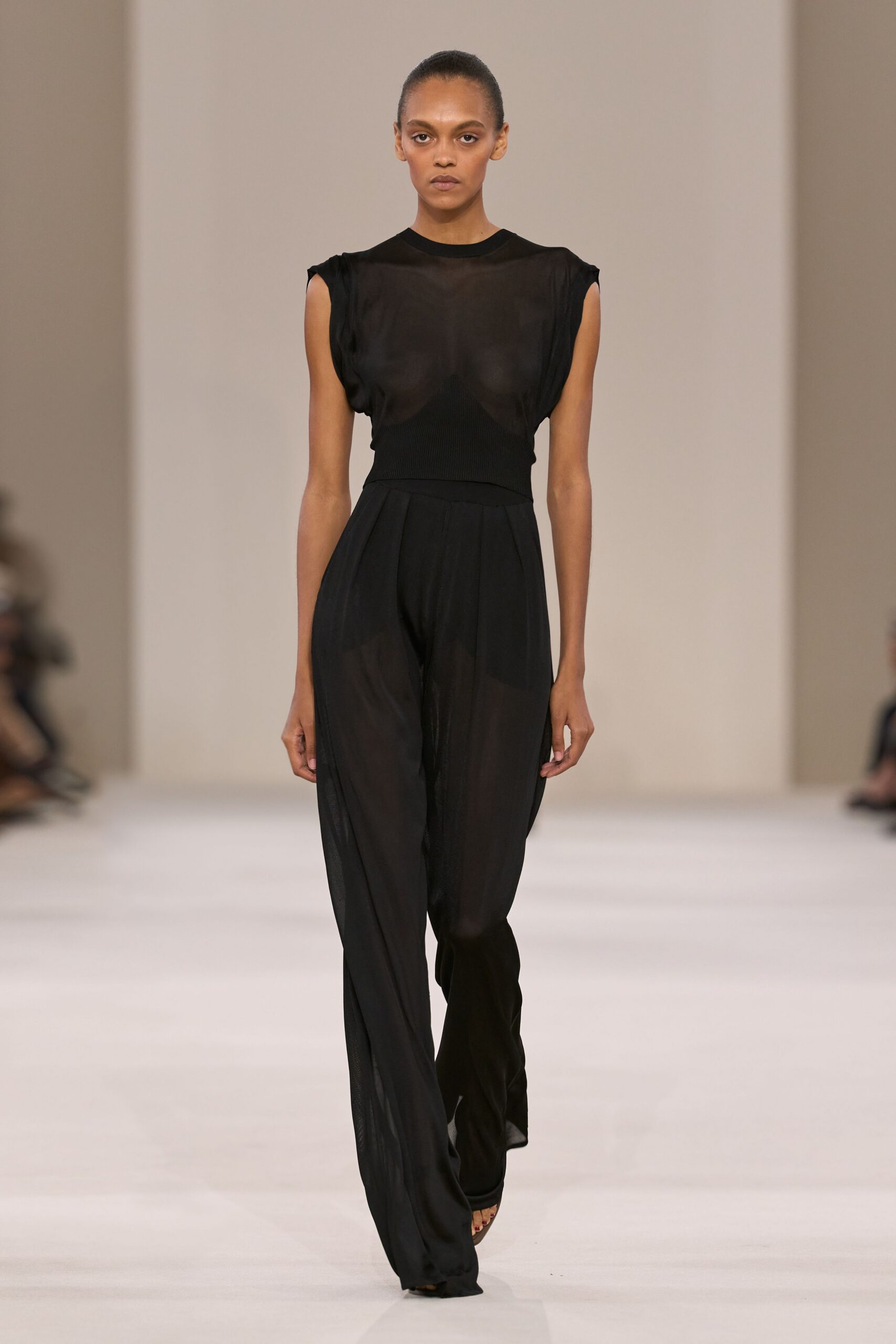 Max Mara Spring 2027 Ready-to-Wear Look 44