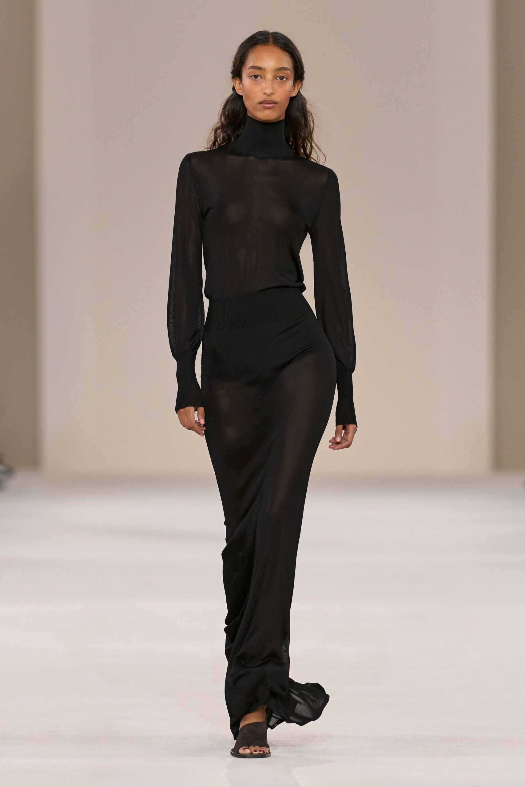 Max Mara Spring 2027 Ready-to-Wear Look 47