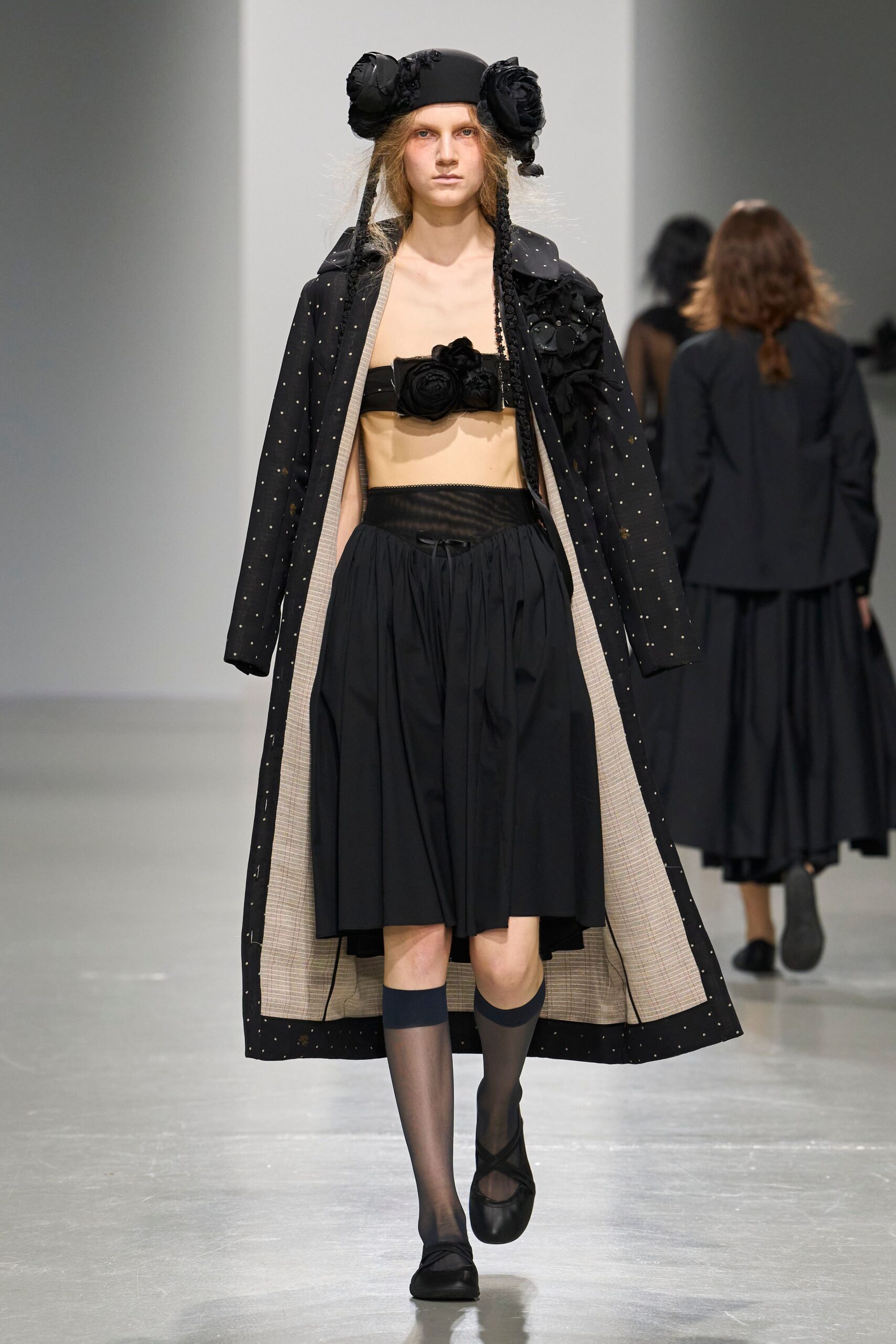 black unknown high-waisted pleated bow sheer flowing skirt
