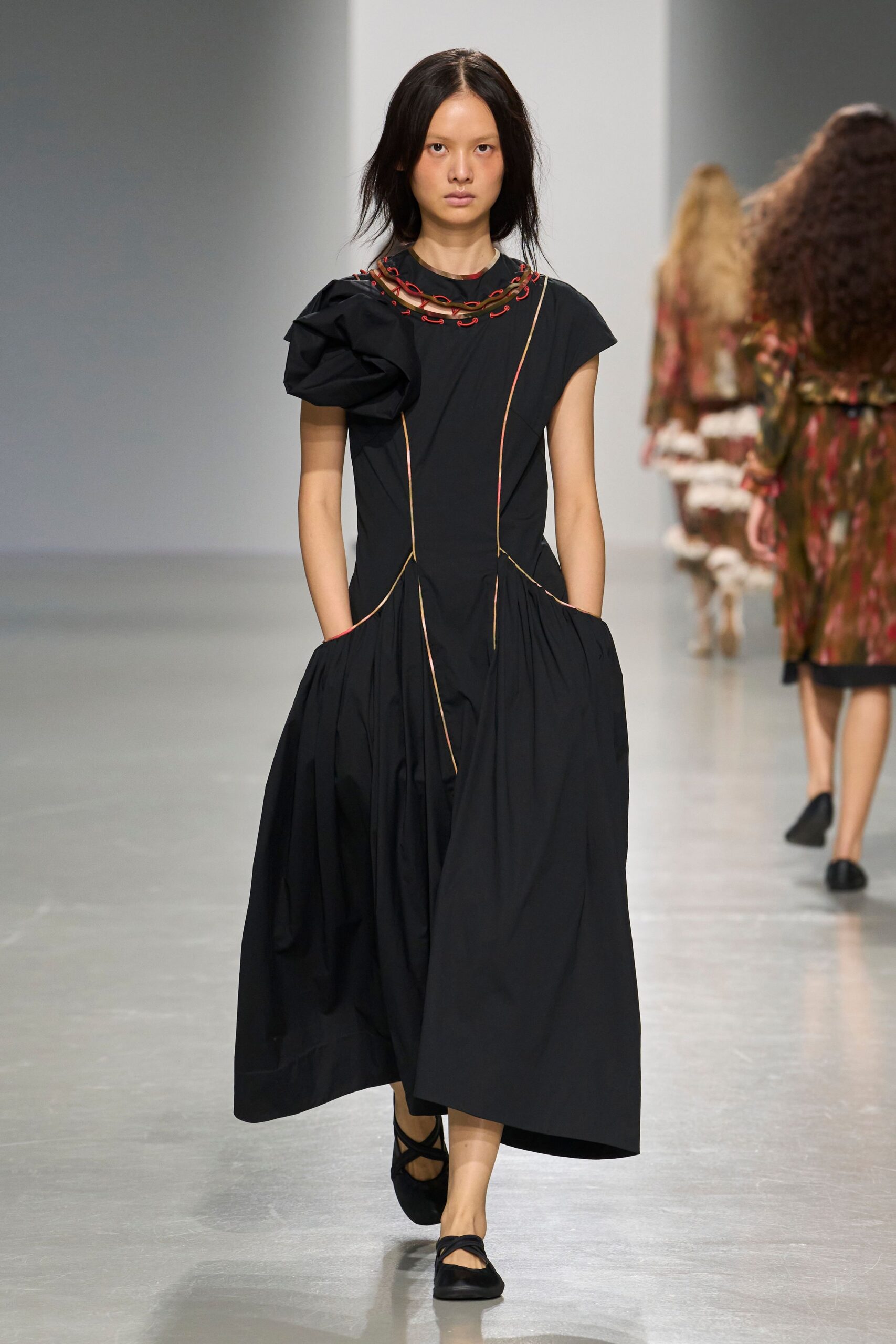 black puff-shoulder midi dress