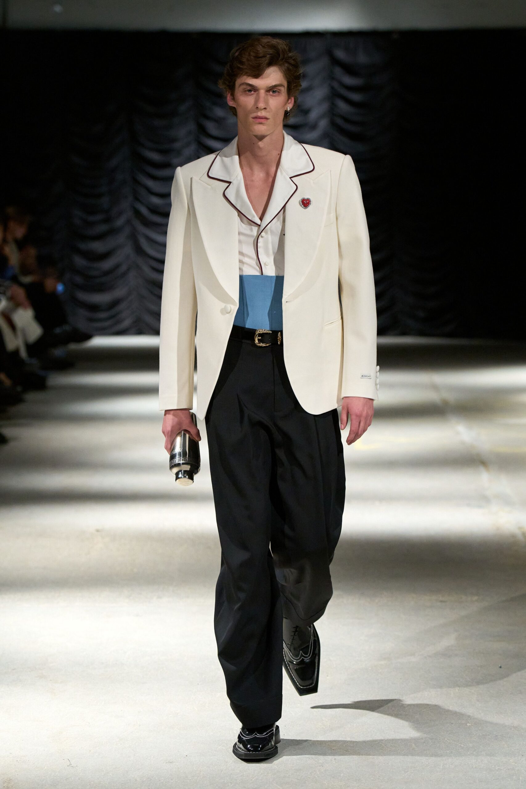 ivory contrast-piped tailored blazer