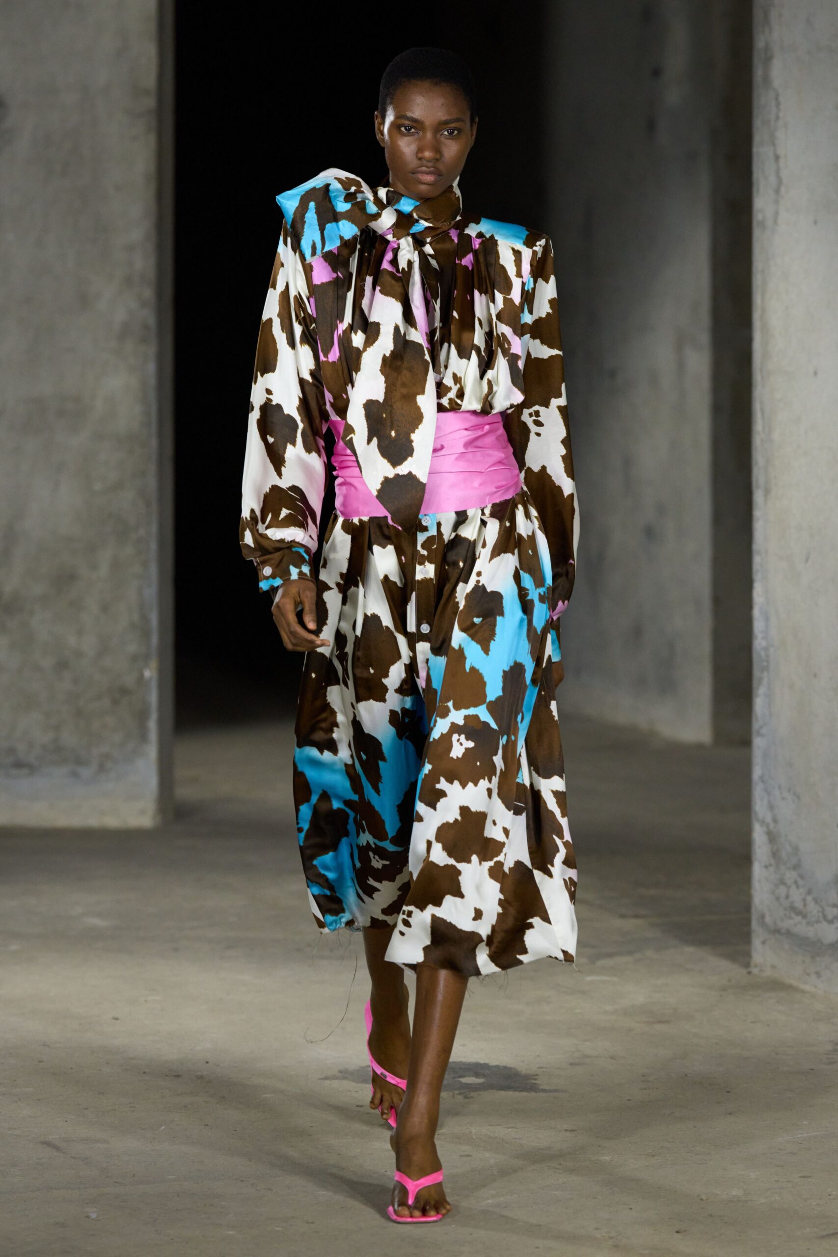 printed bow-neck satin shirt dress