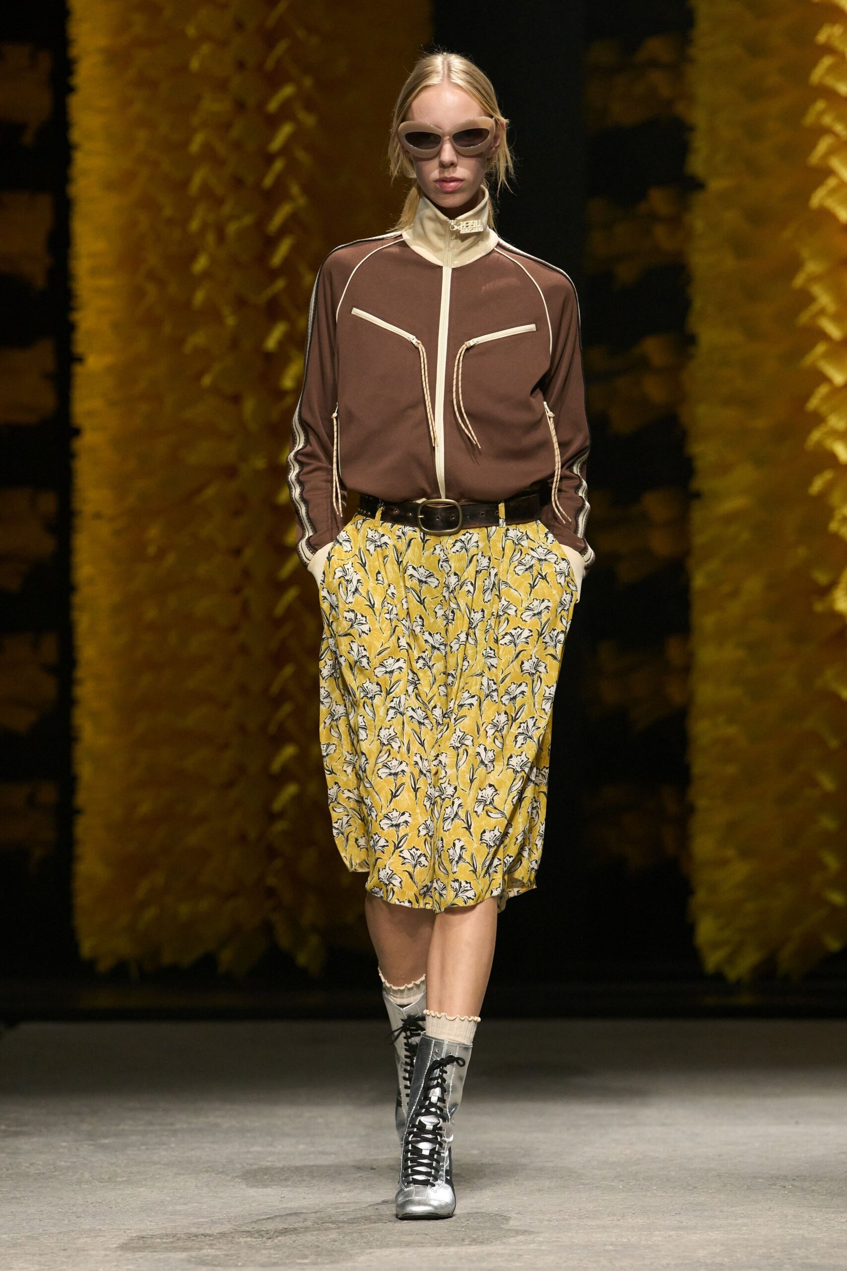 yellow floral bubble-hem midi skirt