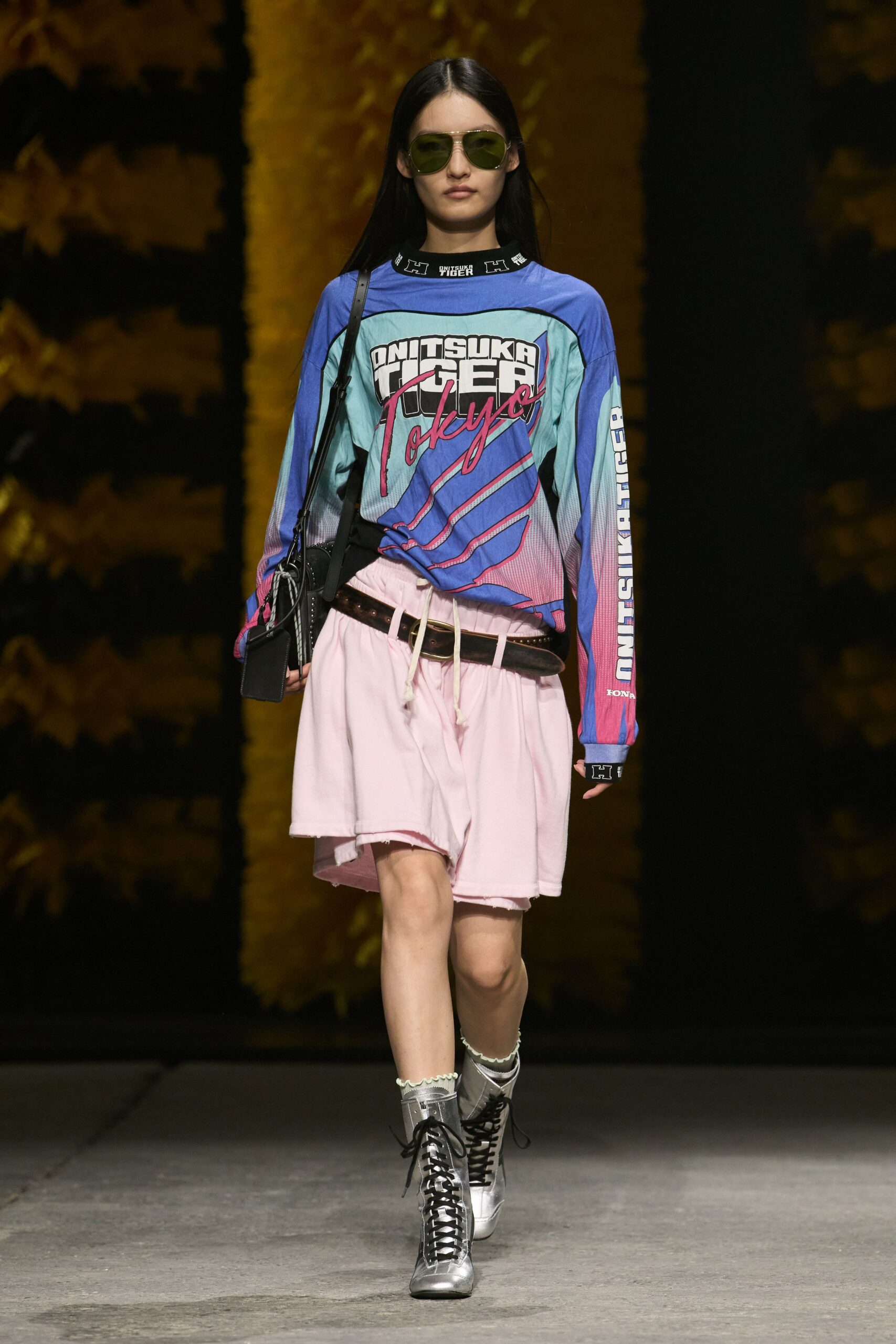oversized graphic logo long-sleeve top