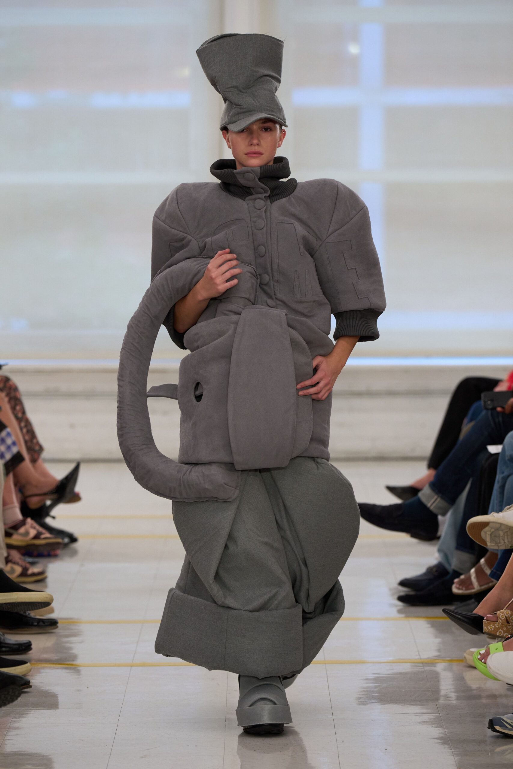gray unknown high-neck short-sleeve structured buttoned padded jacket