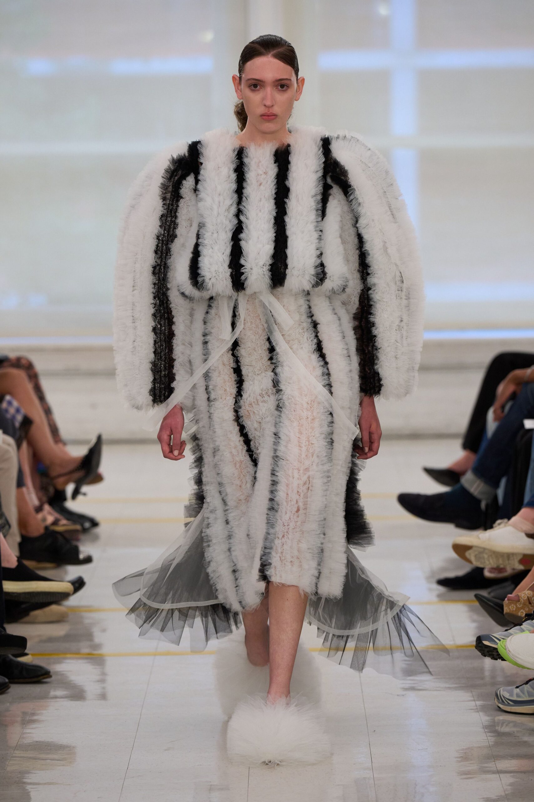 white fur round-toe flat-heel textured flats