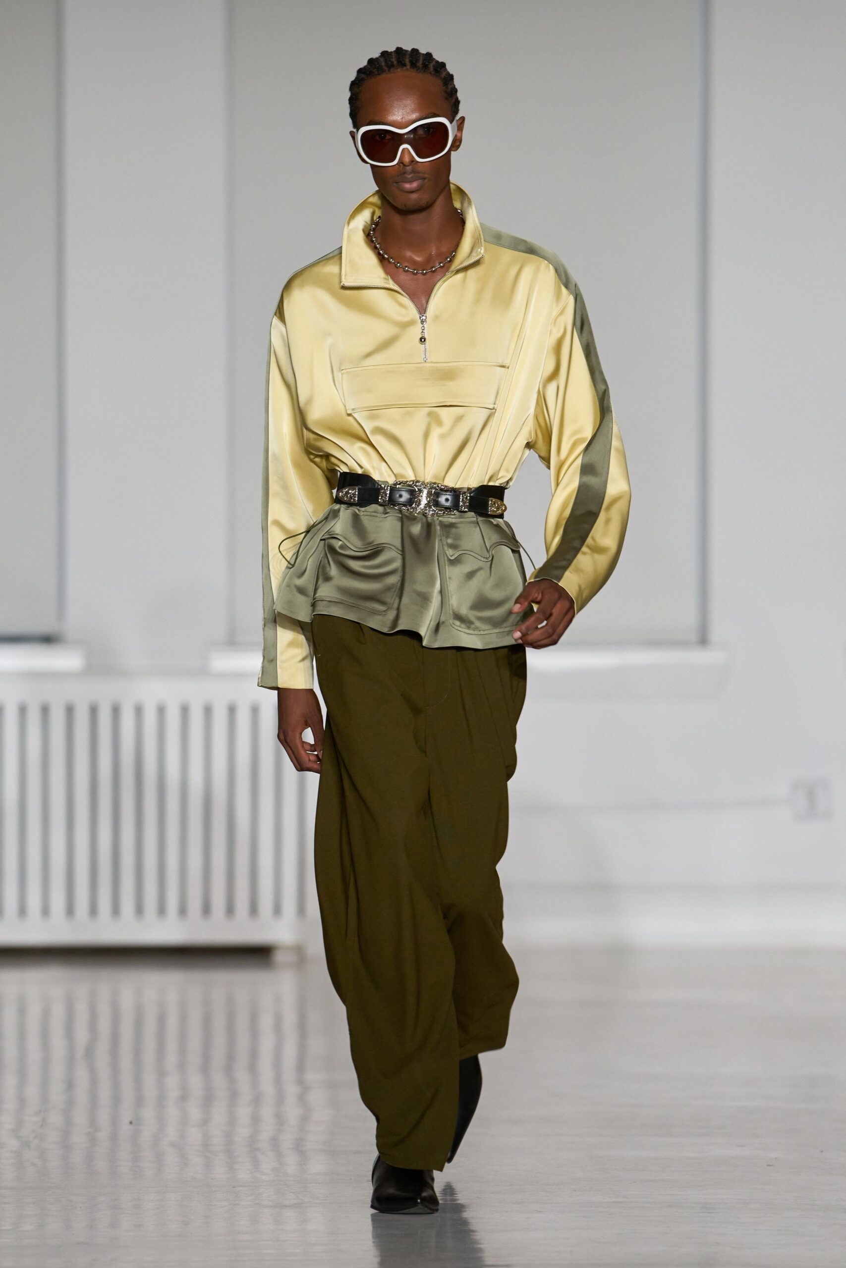 green unknown wide-leg pants